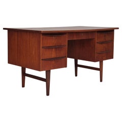 Años 60, escritorio danés de madera de teca, cajones, original.