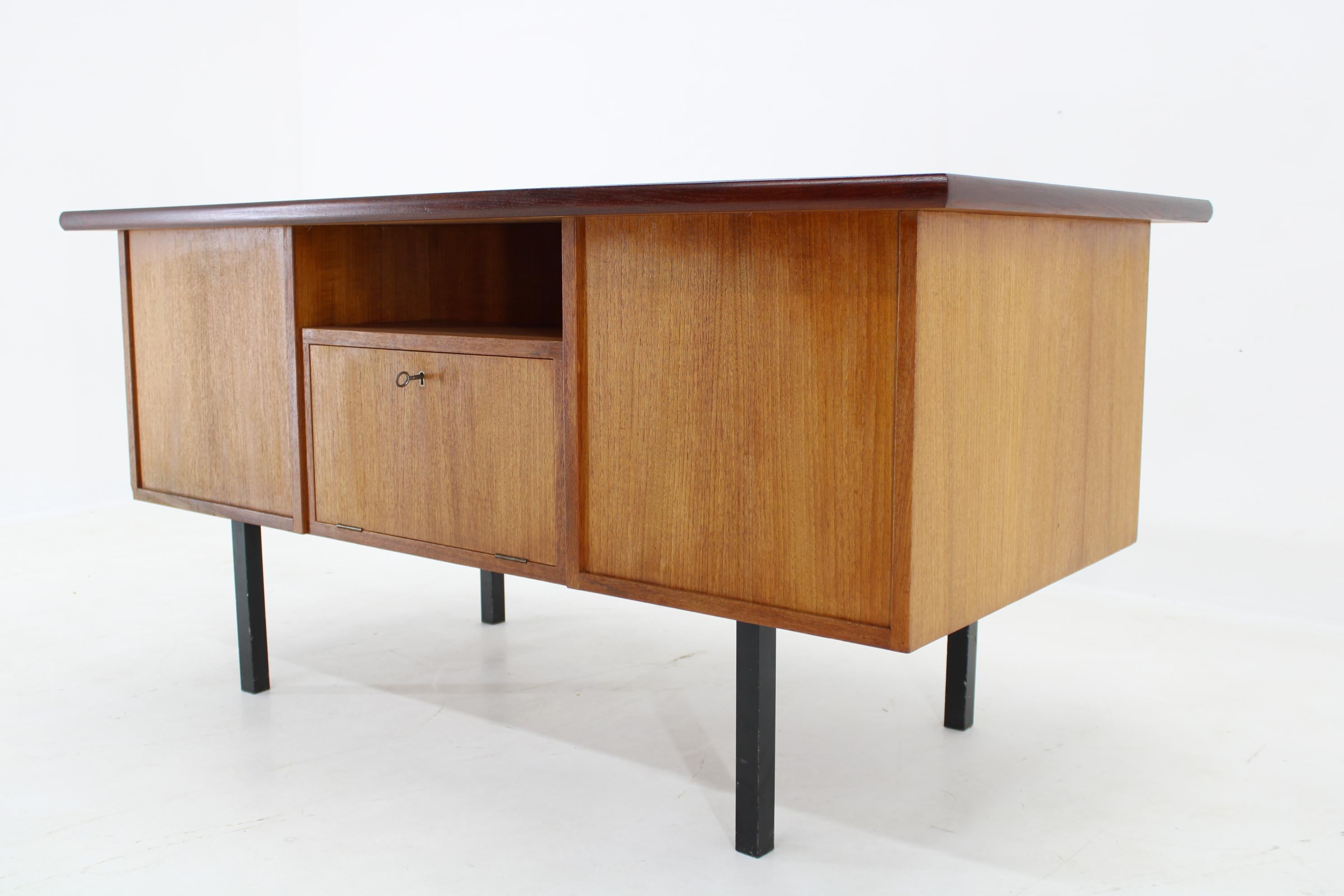 1960s Danish Teak Writing Desk For Sale 11