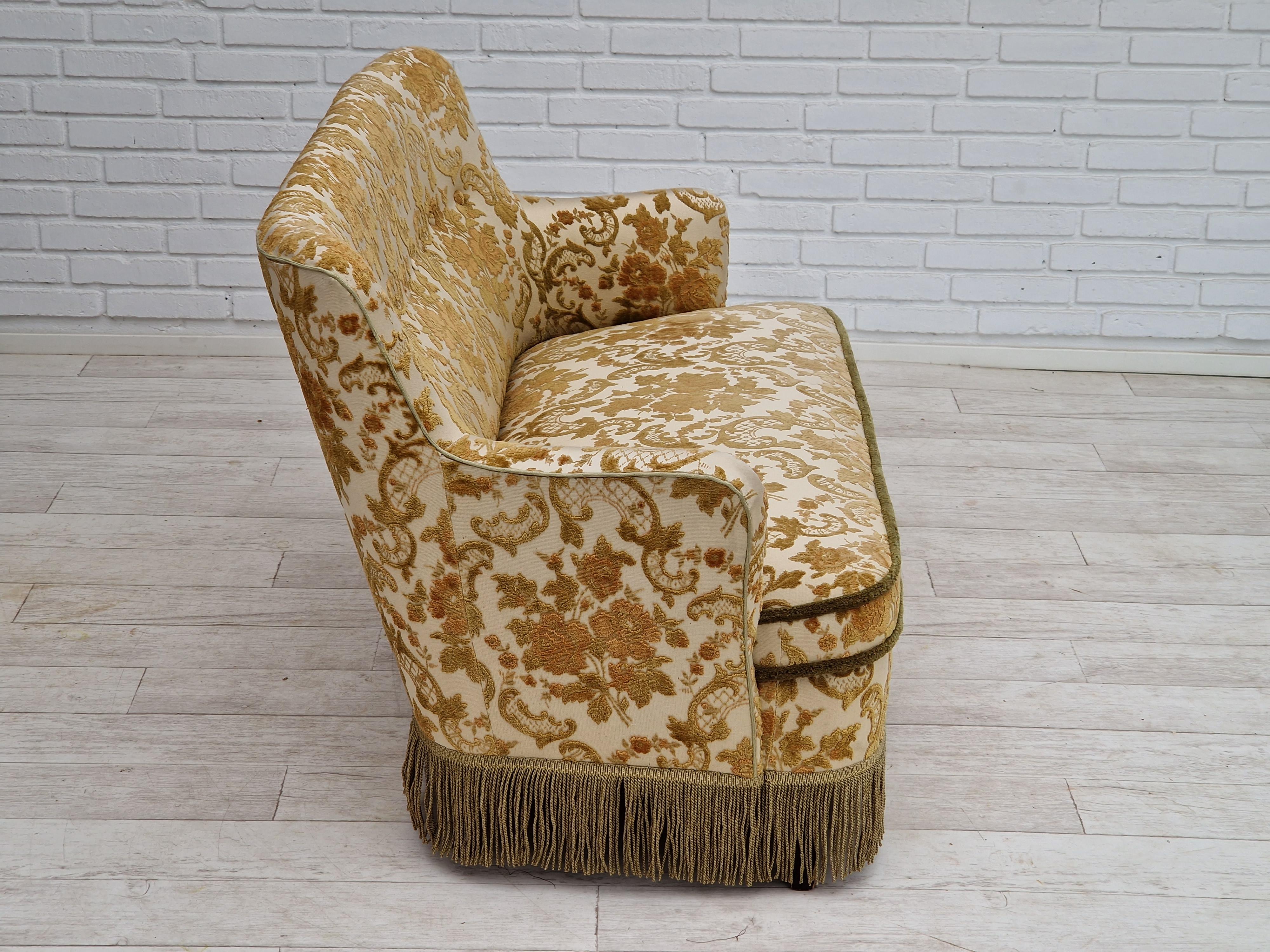 Scandinavian Modern 1960s, Danish velour 2 seater sofa, original condition, beech wood. For Sale