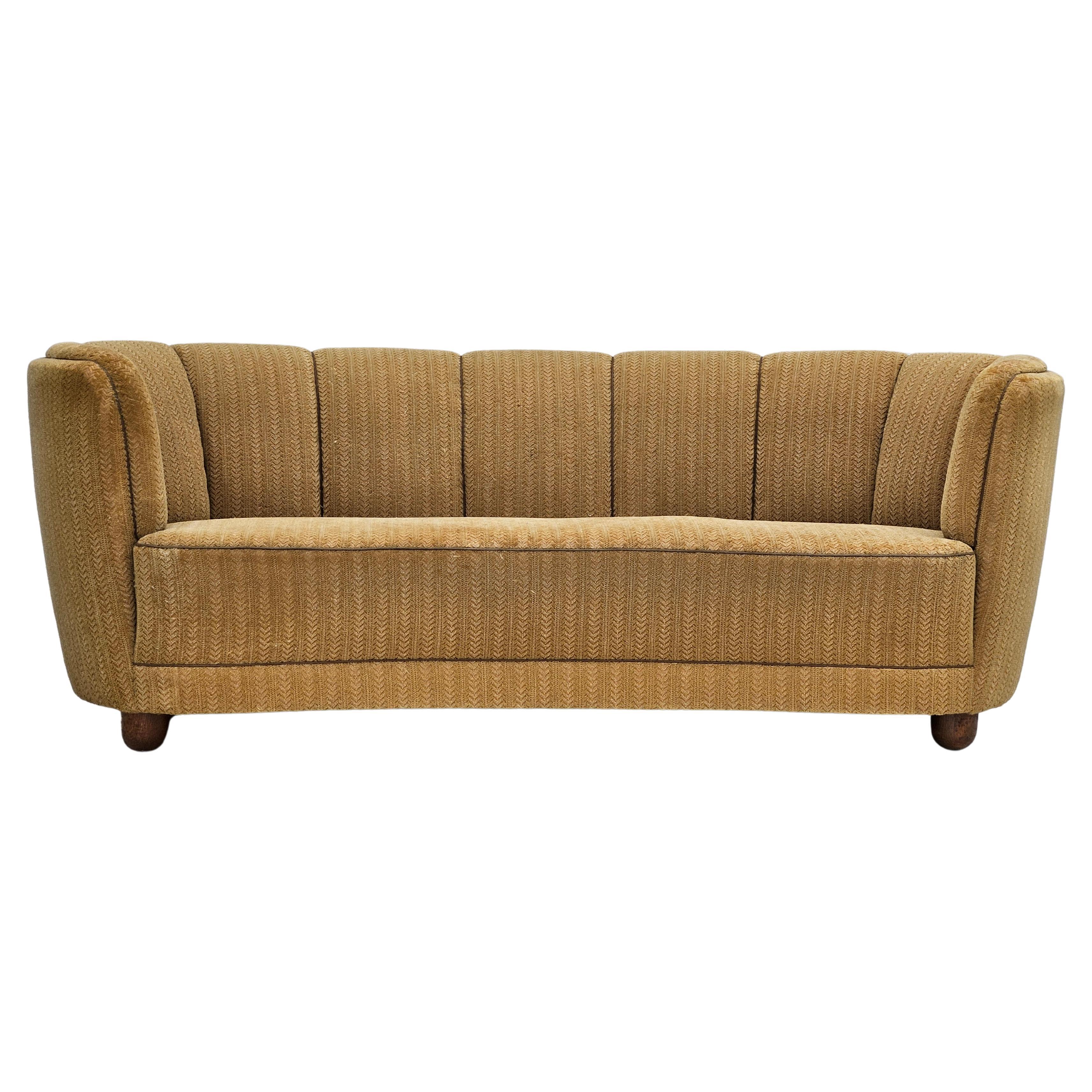 1960s, Danish vintage 3 seater "Banana" sofa, original condition. For Sale