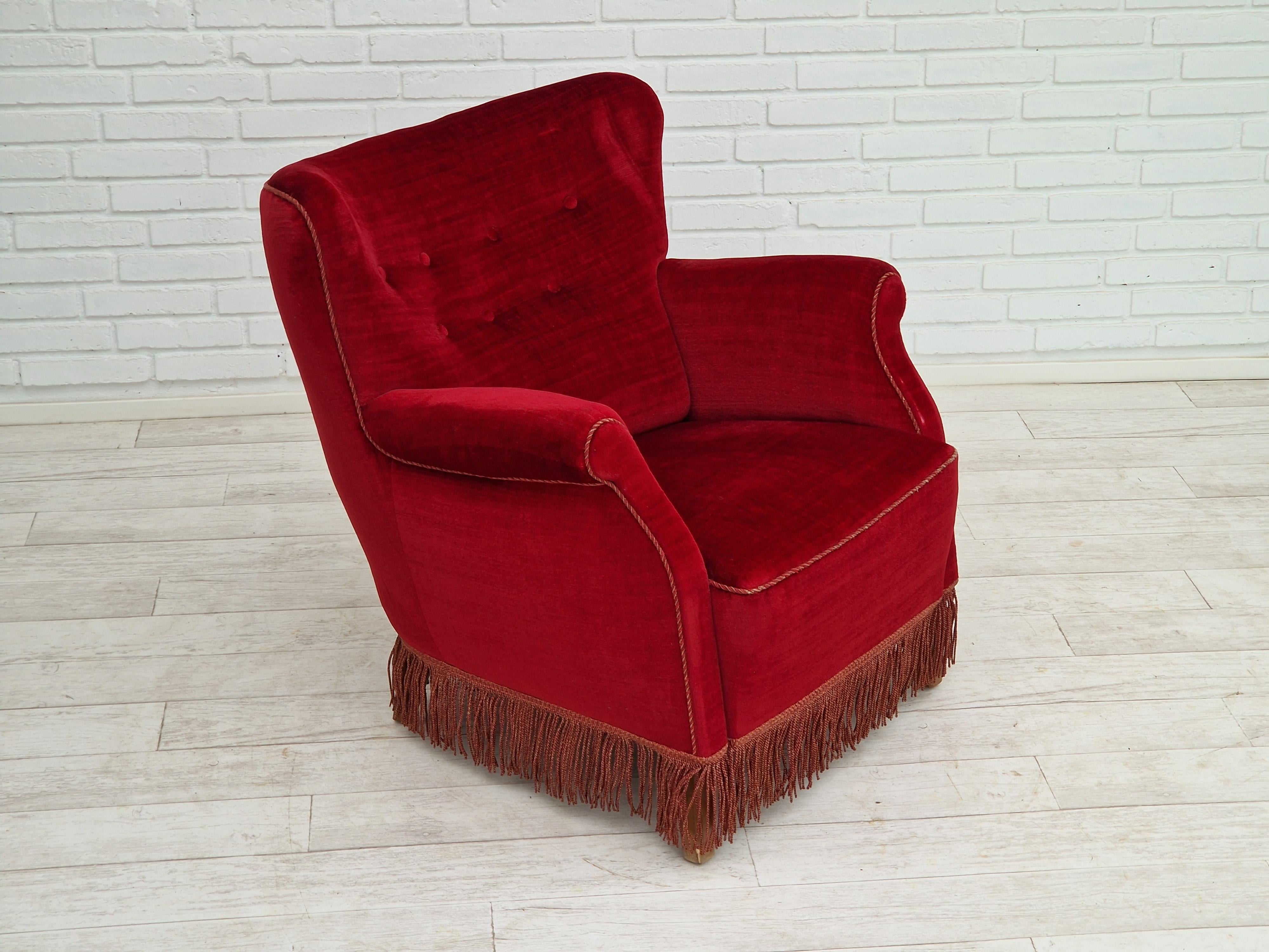 1960s, Danish Vintage Armchair in Cherry-Red Velvet In Good Condition For Sale In Tarm, 82