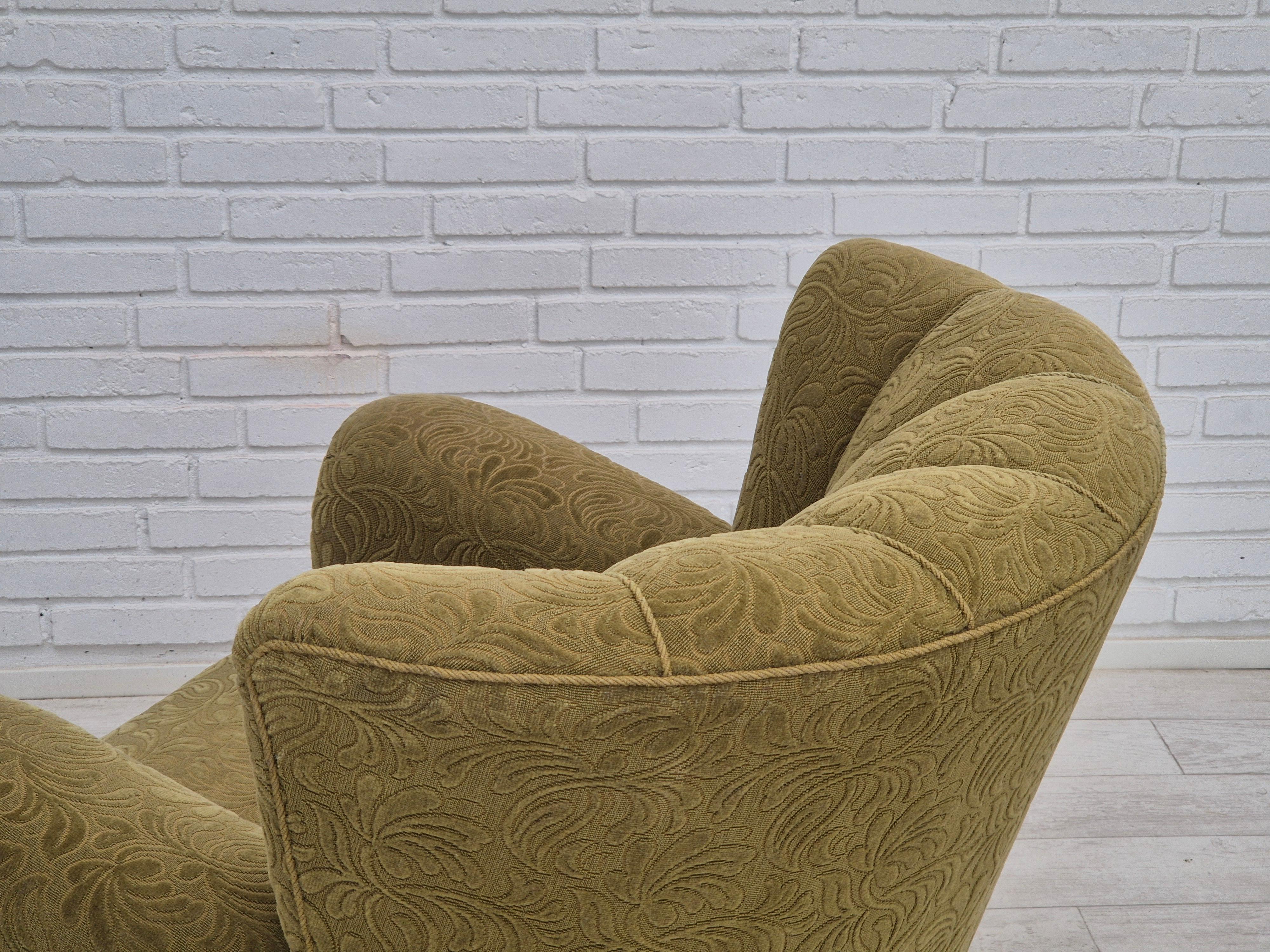 1960s, Danish vintage relax armchair, furniture cotton/wool, beech wood. For Sale 9