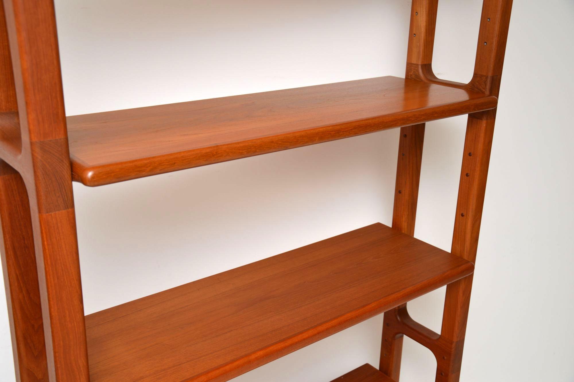 1960s Danish Vintage Teak Bookcase by Dyrlund In Good Condition In London, GB