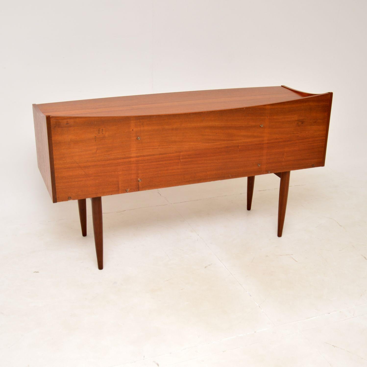 Bureau danois vintage en teck de Kofod Larsen, années 1960 Bon état à London, GB