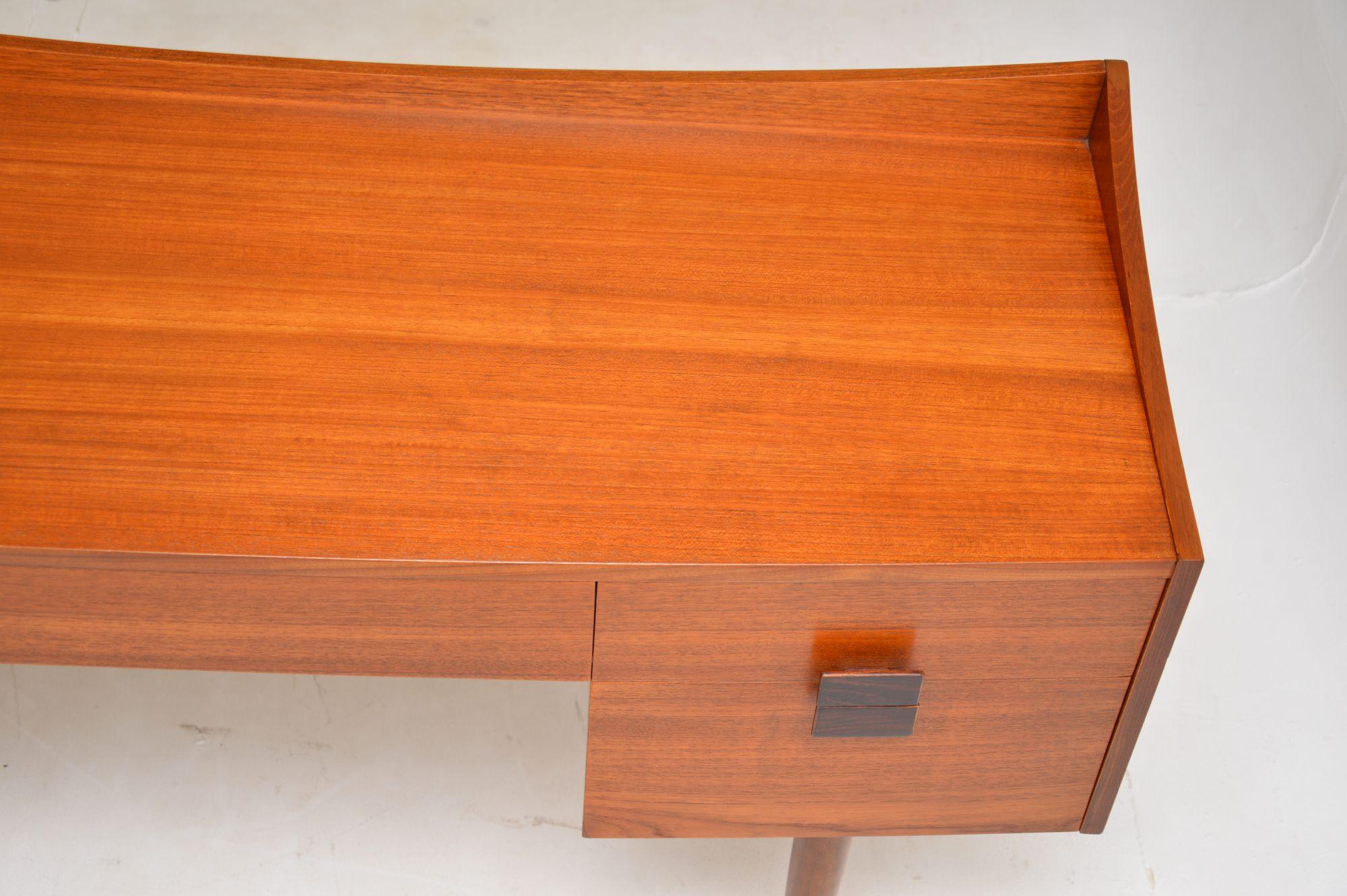 Bureau danois vintage en teck de Kofod Larsen, années 1960 1