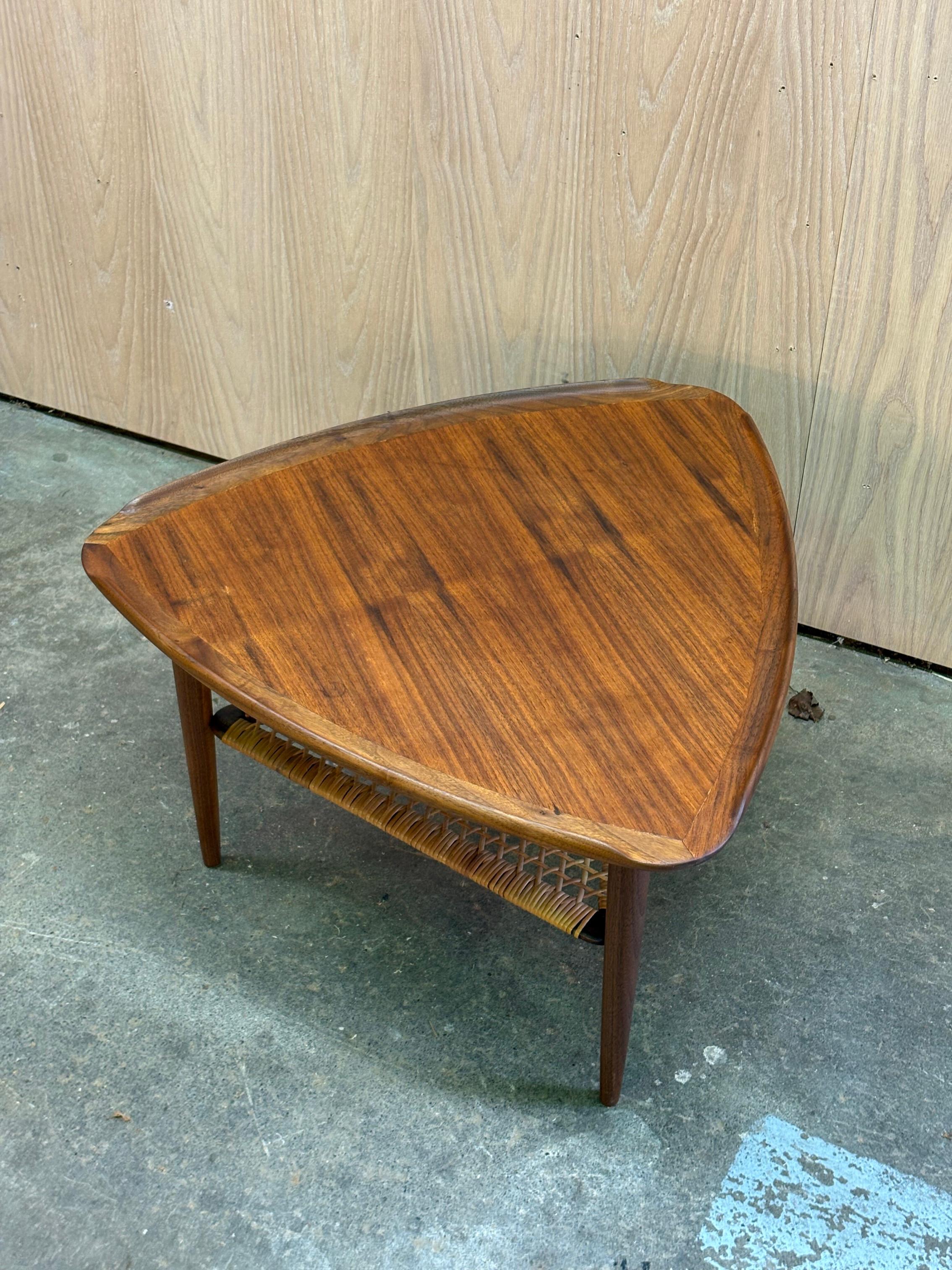 Mid-Century Modern 1960s Danish Walnut Coffee Table by Selig en vente