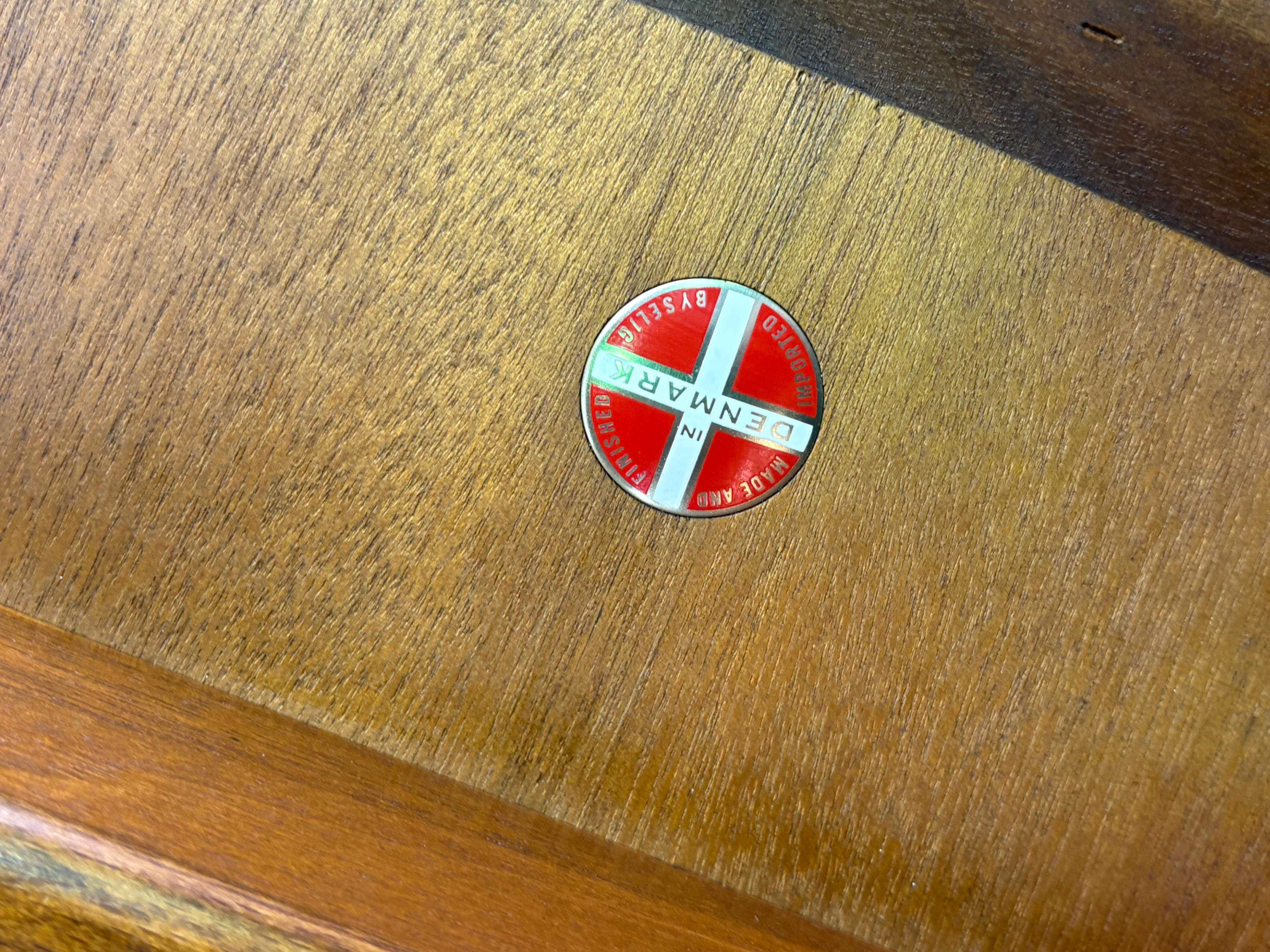 1960s Danish Walnut Coffee Table by Selig en vente 1