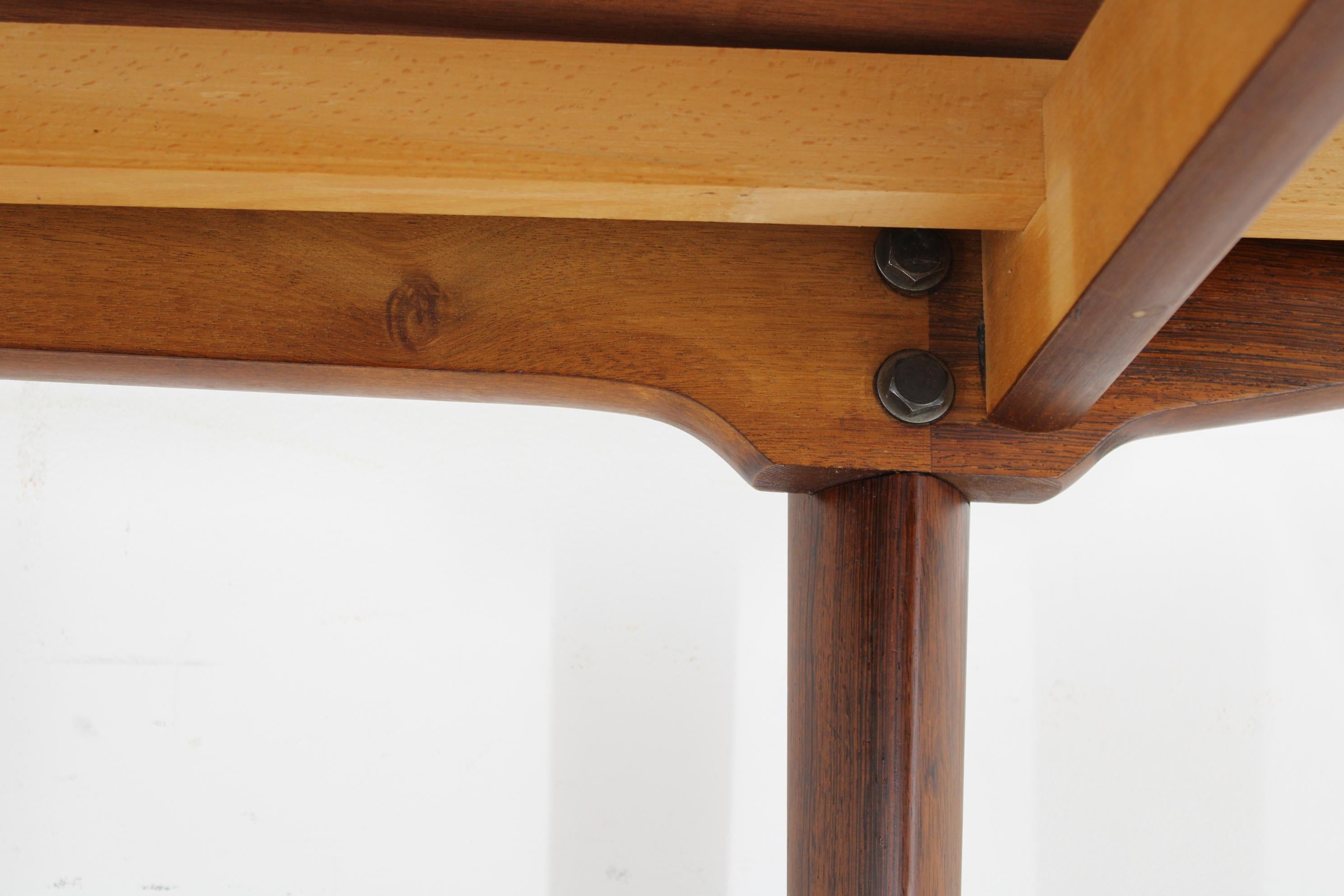 Table de salle à manger danoise à rallonge des années 1960 en vente 9