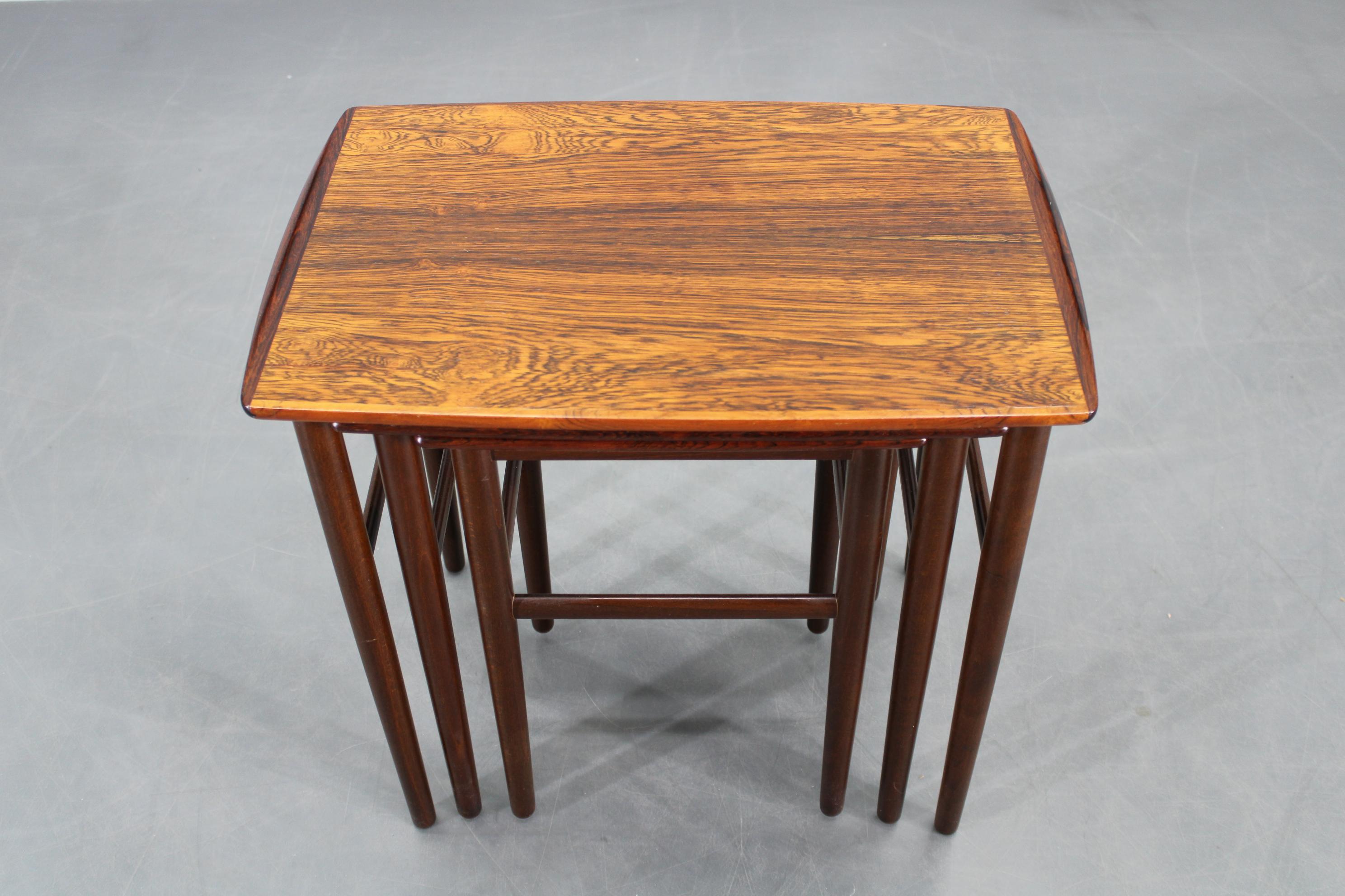 Tables gigognes danoises en bois des années 1960 en vente 6