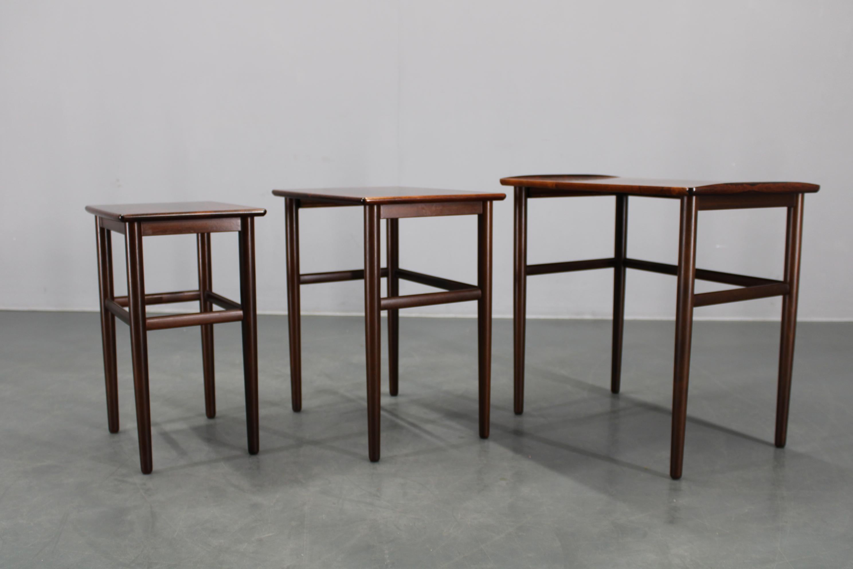 20ième siècle Tables gigognes danoises en bois des années 1960 en vente