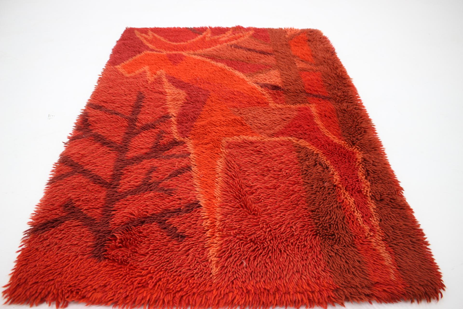 Mid-Century Modern 1960s Danish Wool Carpet For Sale