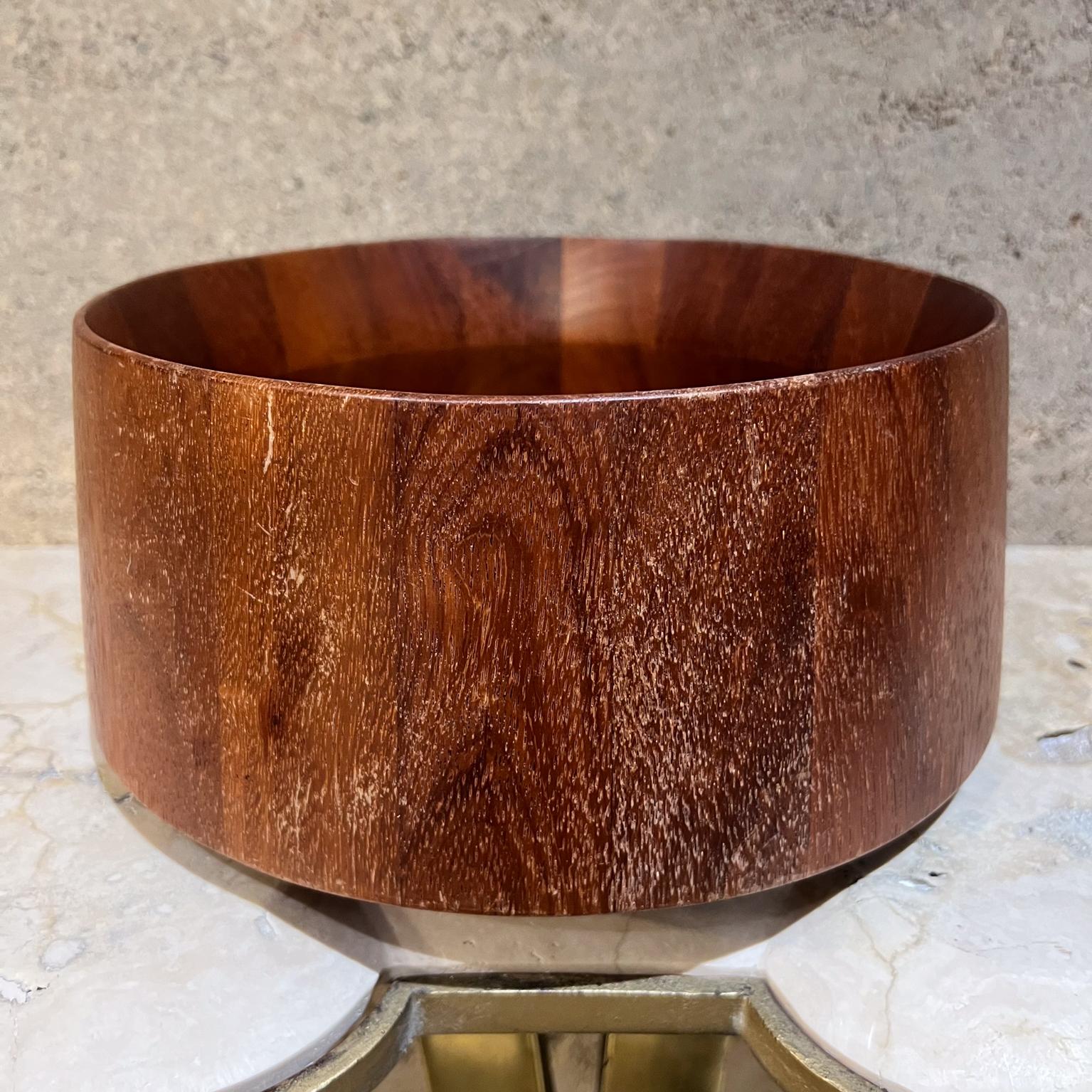Dansk Teak Wood Bowl Malaysia
maker stamp
4.75 h x 10.5
Preowned unrestored vintage
Review all images