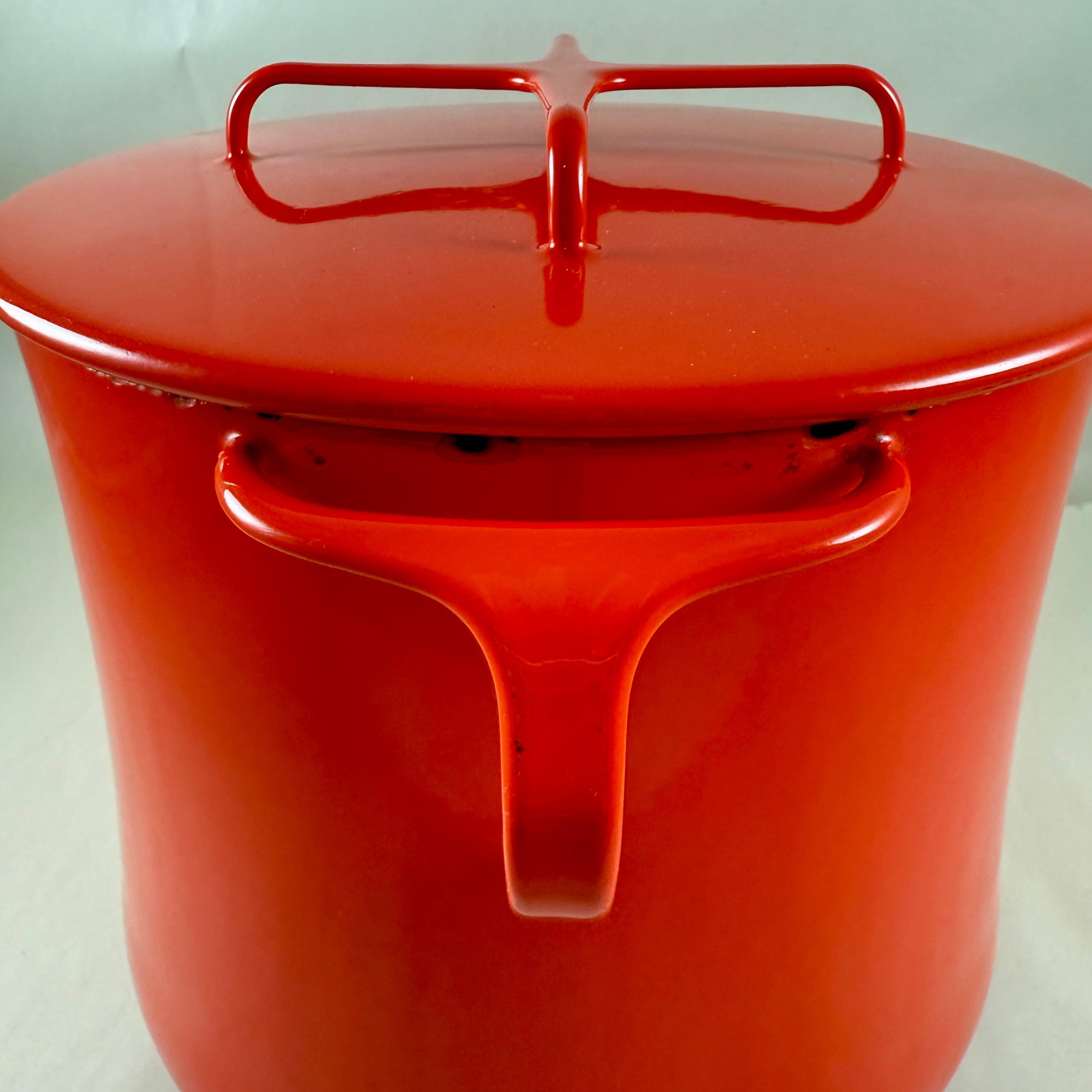 1960s Dansk Kobenstyle Red 8 Qt Enamel on Steel Stock Pot In Good Condition For Sale In Philadelphia, PA