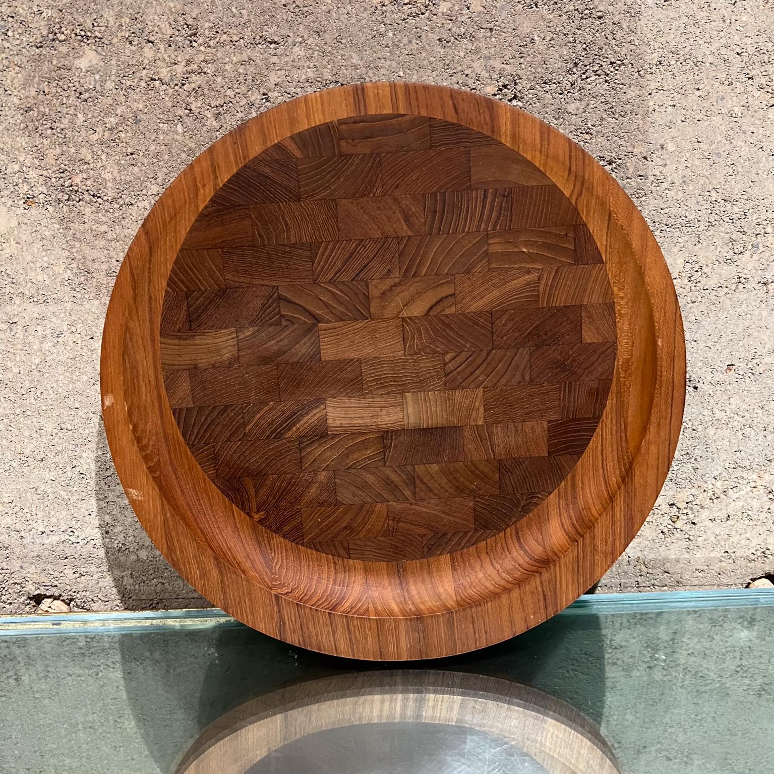 1960s Dansk Staved Teak Cutting Board IHQ Denmark
charcuterie board serving platter meat cutting board.
1.5 h x 13 diameter
designer Jens Quistgaard for Dansk Denmark
Stamped
Preowned good vintage condition
See all images provided.