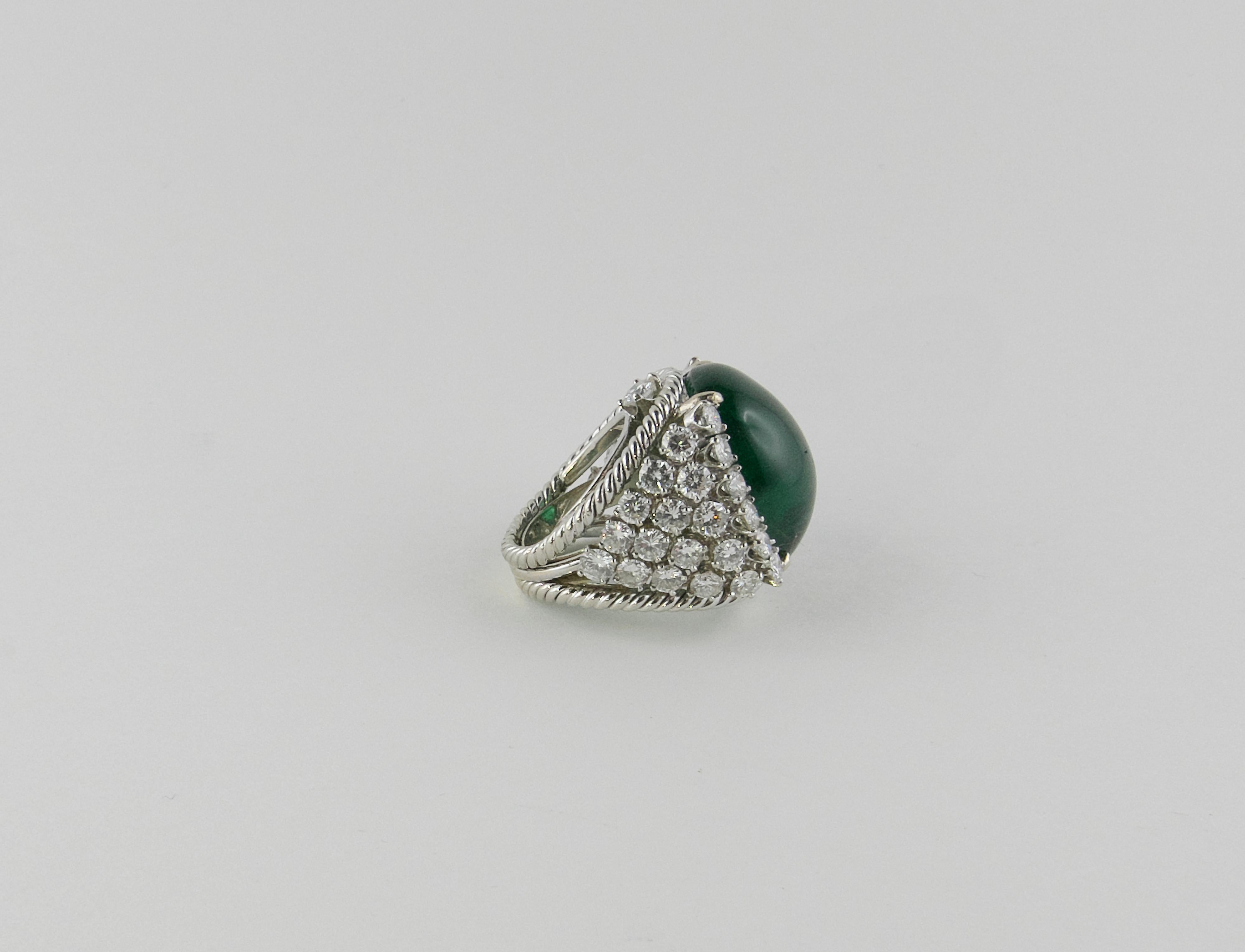1960s David Webb Emerald, Diamond and Platinum Ring In Good Condition For Sale In Torino, IT