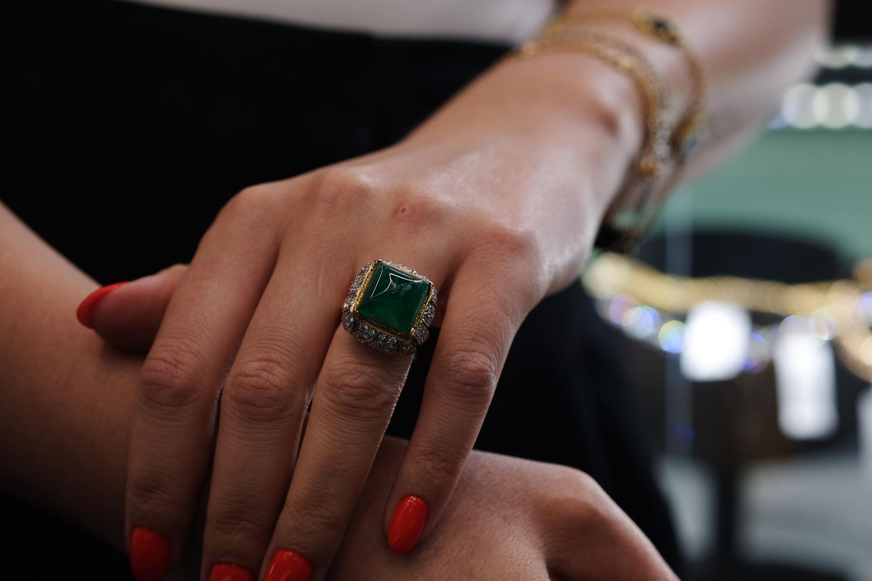 1960s David Webb Sugarloaf Cut Green Emerald and Diamond Vintage Ring For Sale 1