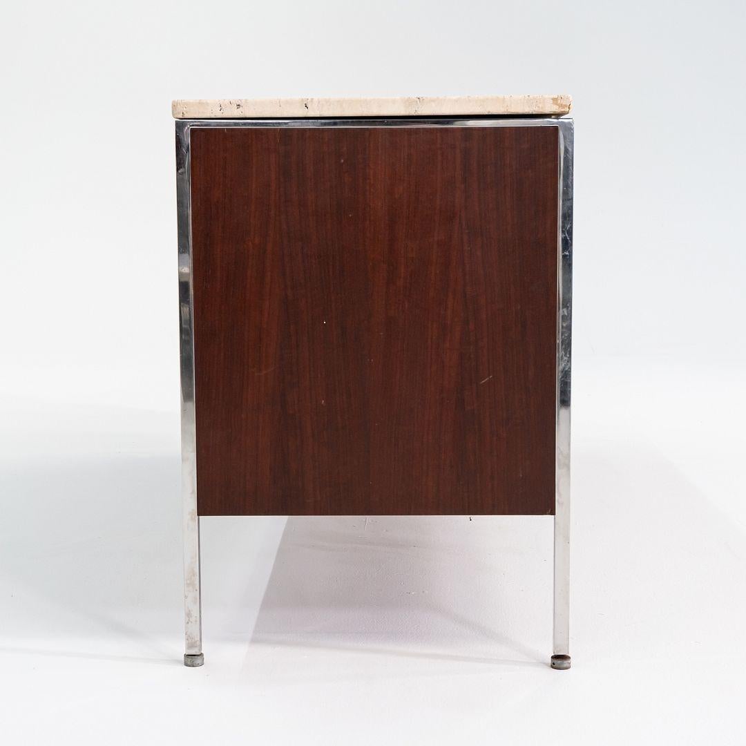 Américain 1960s Davis Allen and Gordon Bunshaft for SOM Crédence/armoire de 66 pouces en noyer en vente