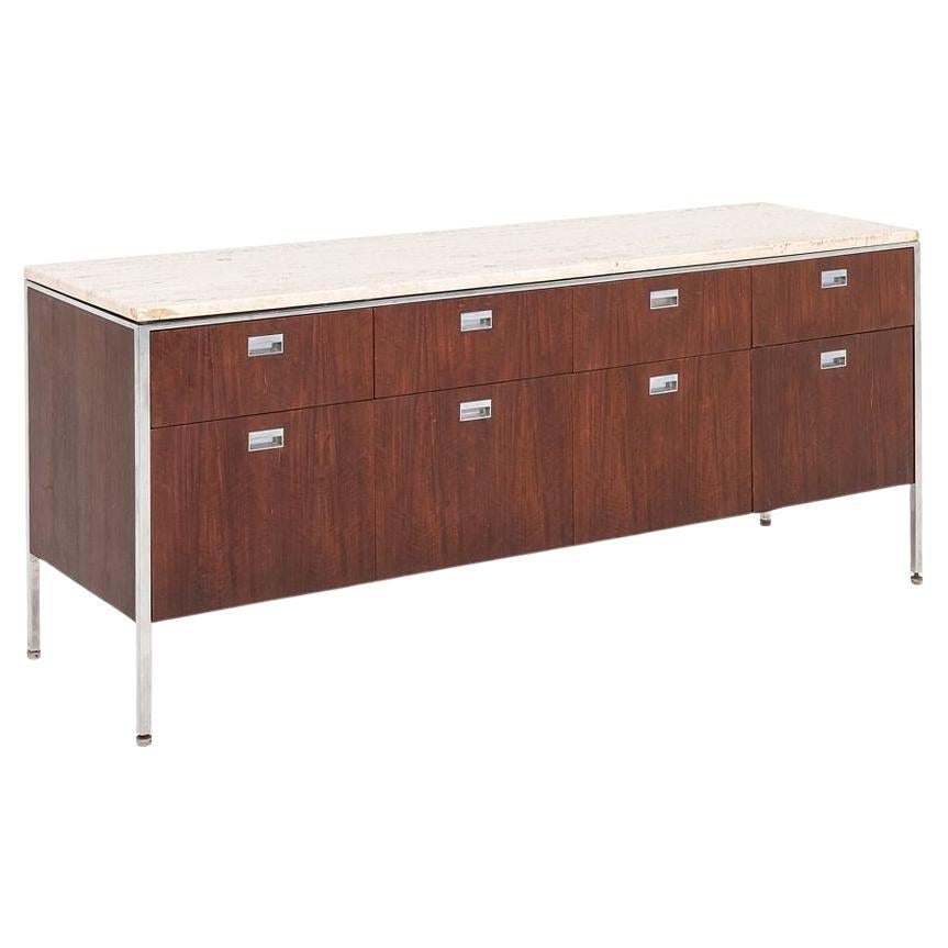 1960er Jahre Davis Allen und Gordon Bunshaft für SOM 66 Zoll Anrichte/Schrank aus Nussbaumholz