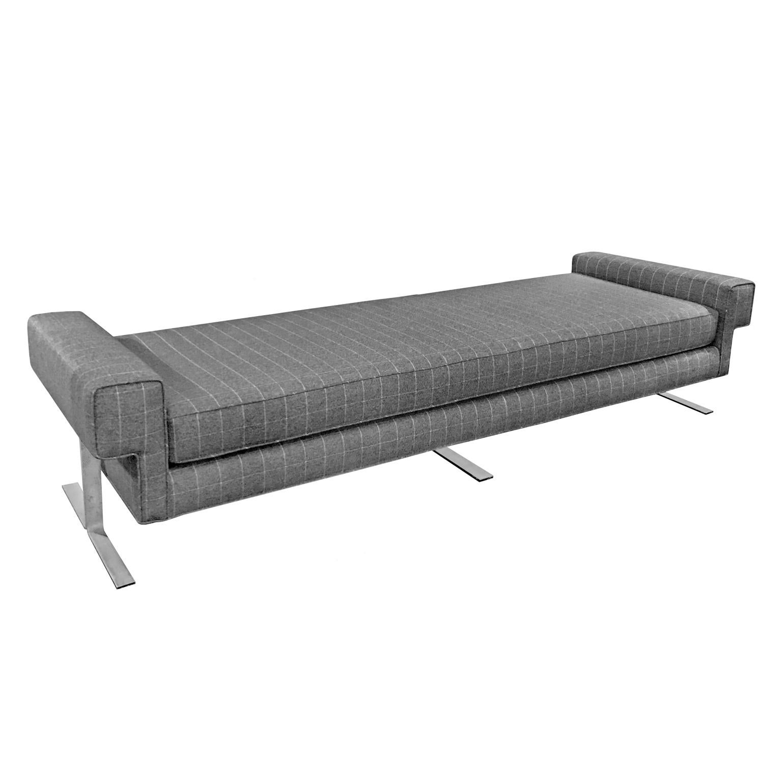 1960s Daybed in Grey Windowpane Flannel on Chromed Iron Base im Angebot