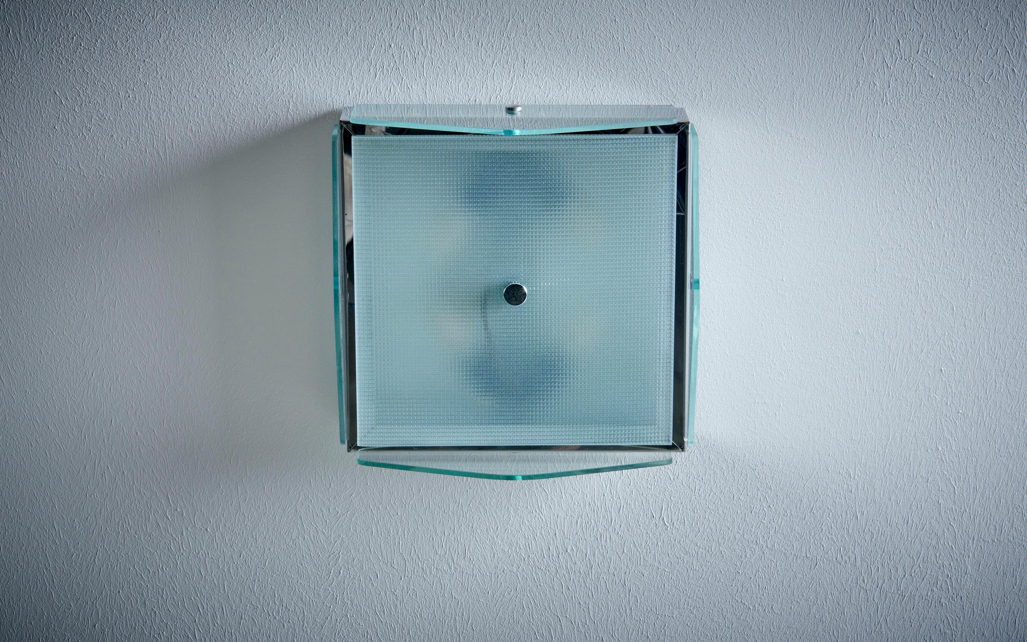 1960er Jahre Design Italienische Wandlampe nos in klarem Glas. Ein Stück verfügbar. 