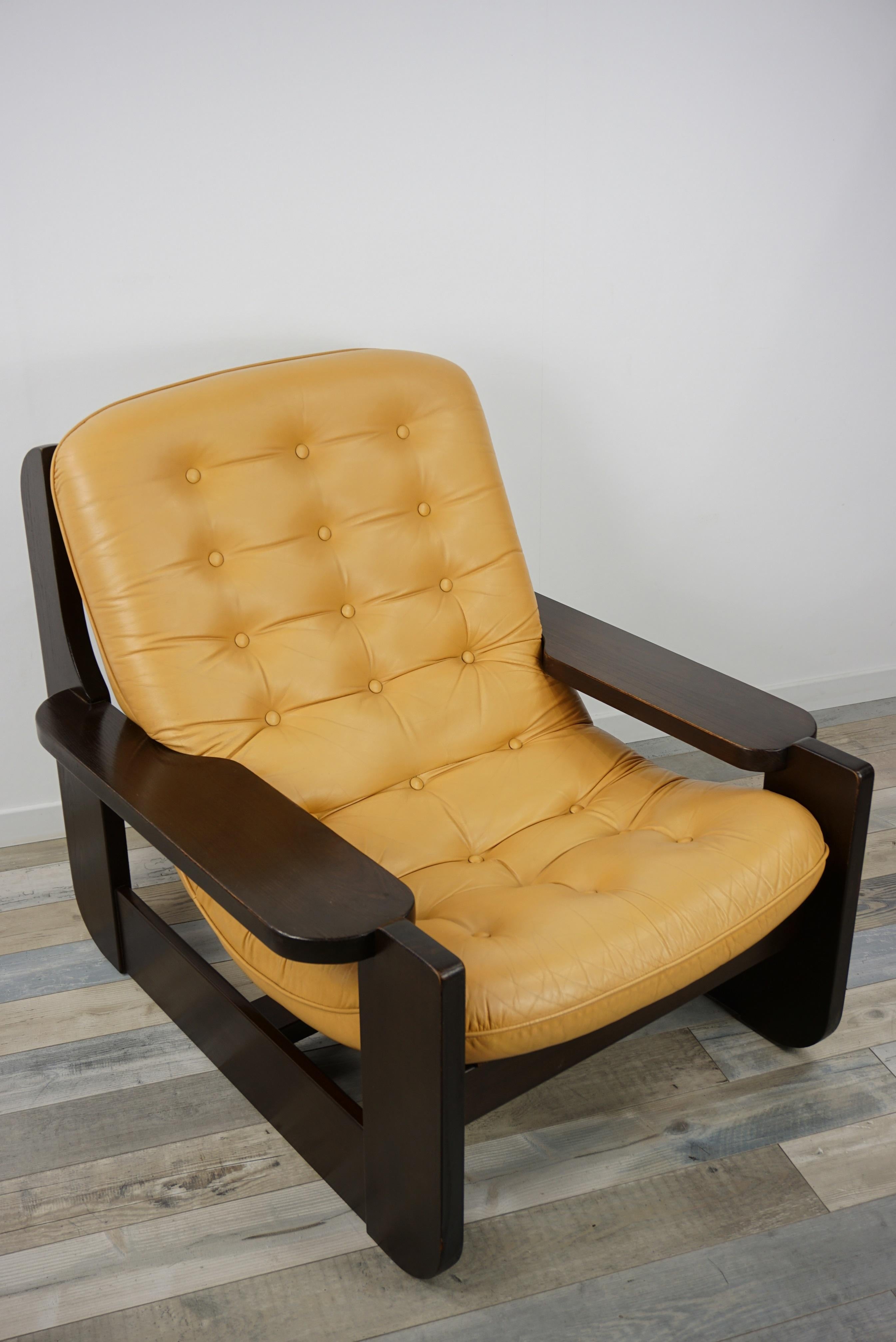 1960s Design Oak Wooden and Natural Leather Lounge Armchair In Good Condition In Tourcoing, FR
