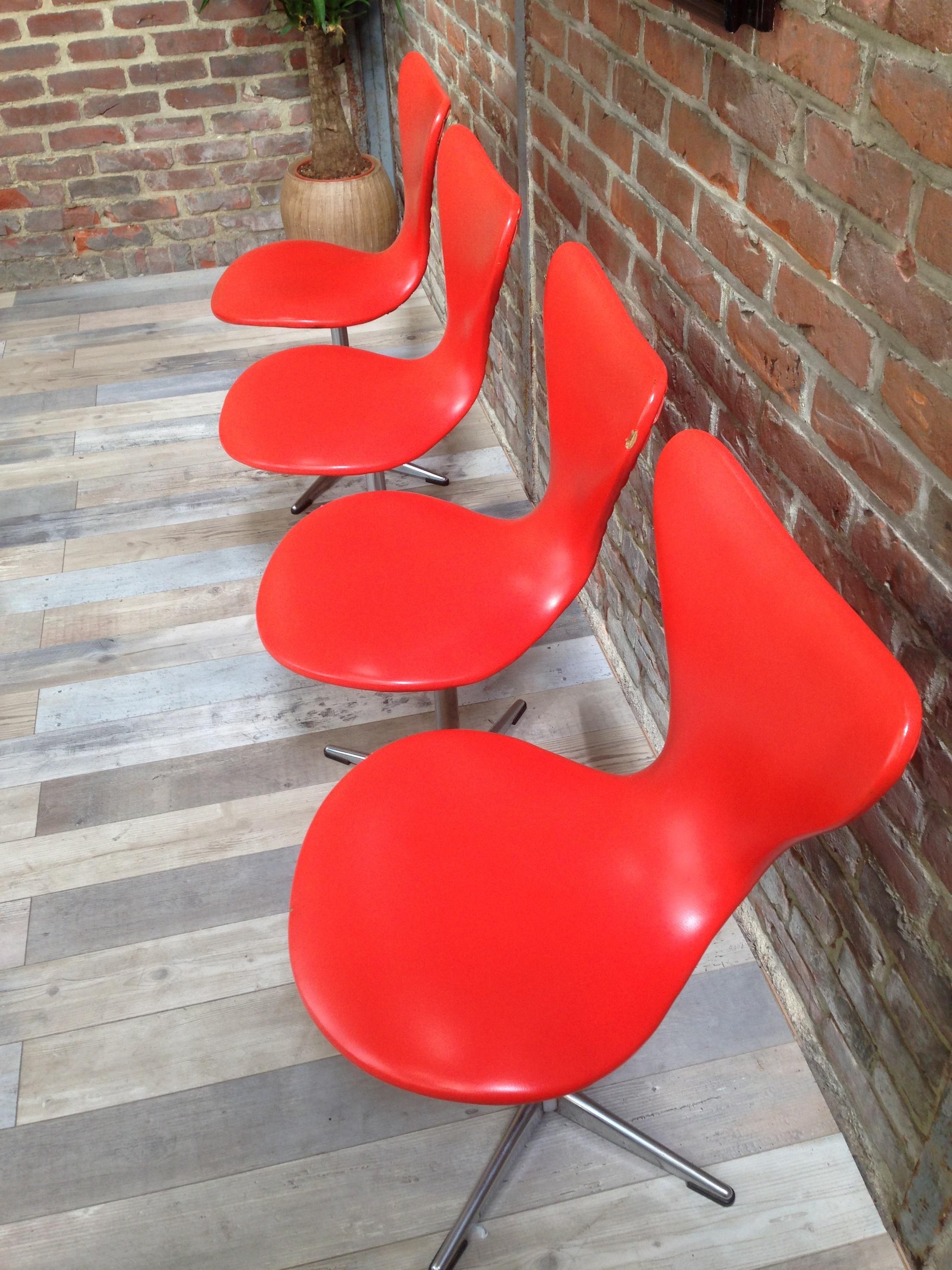 1960s Design Orange and Swivel Set of 4 Chairs 3