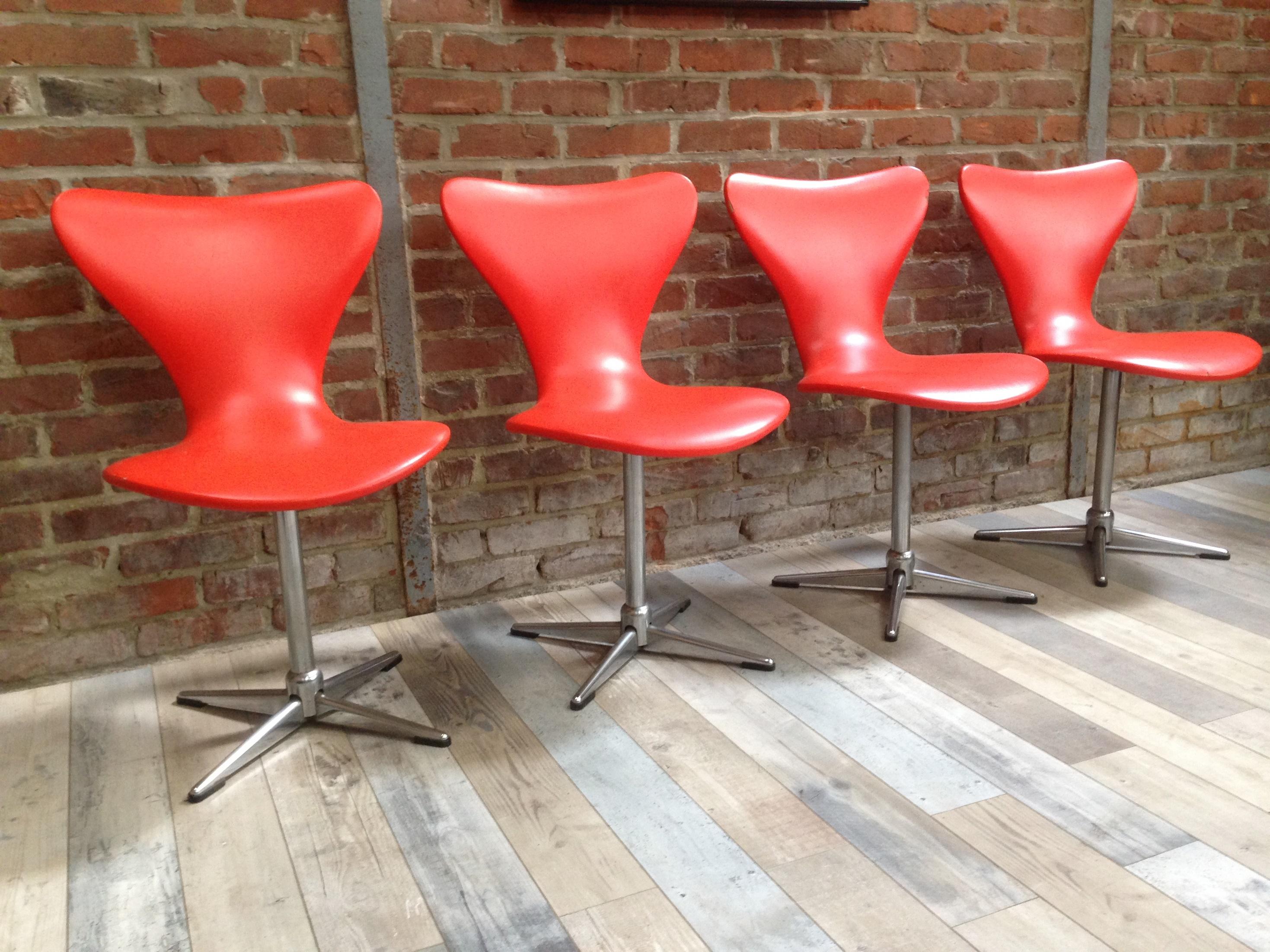 Mid-20th Century 1960s Design Orange and Swivel Set of 4 Chairs