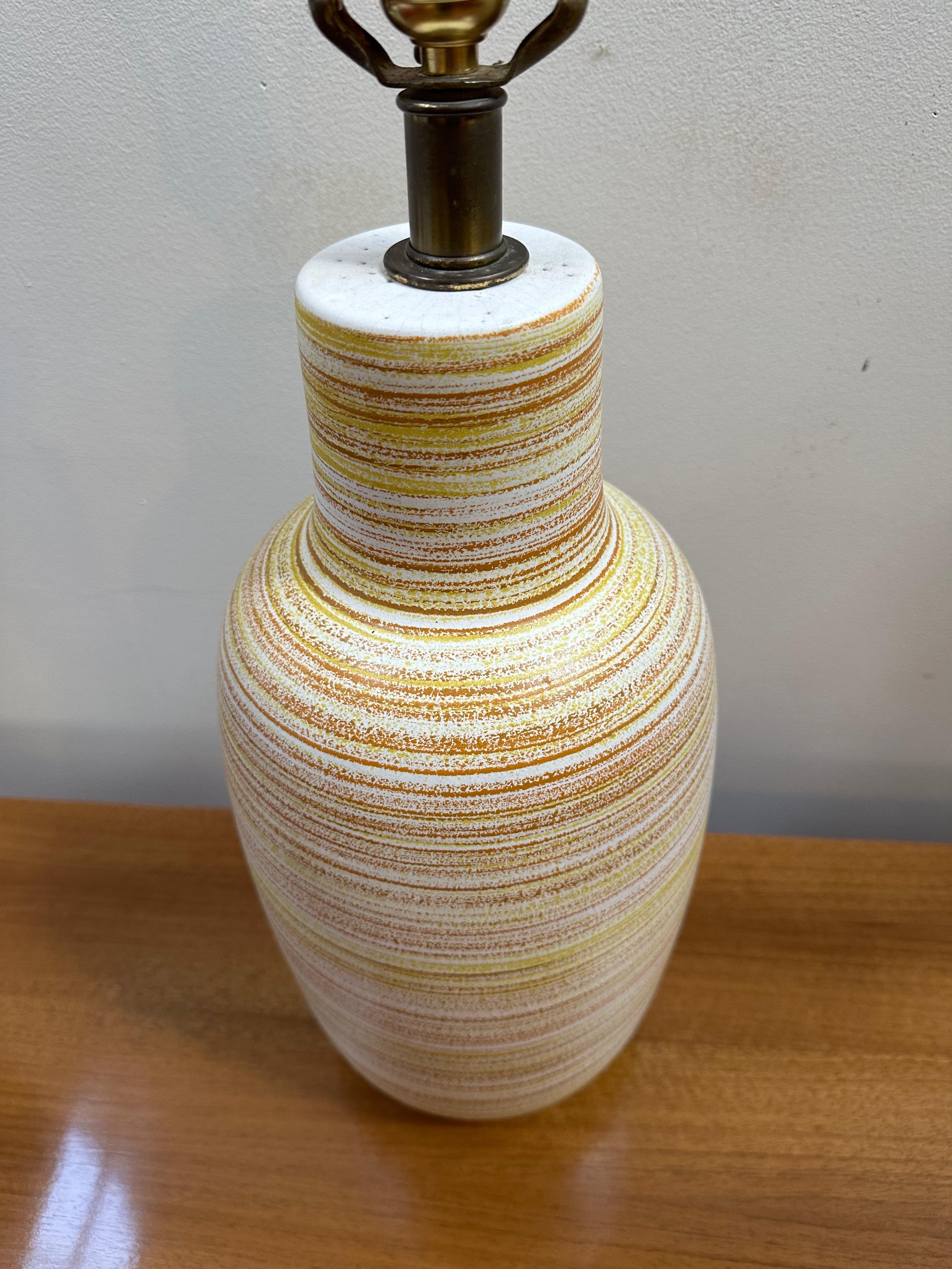 Paire de lampes de table en céramique orange et jaune Design Technics des années 1960 en vente 3