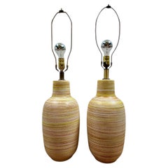 Design Technics anni '60 Coppia di lampade da tavolo in ceramica arancione e gialla