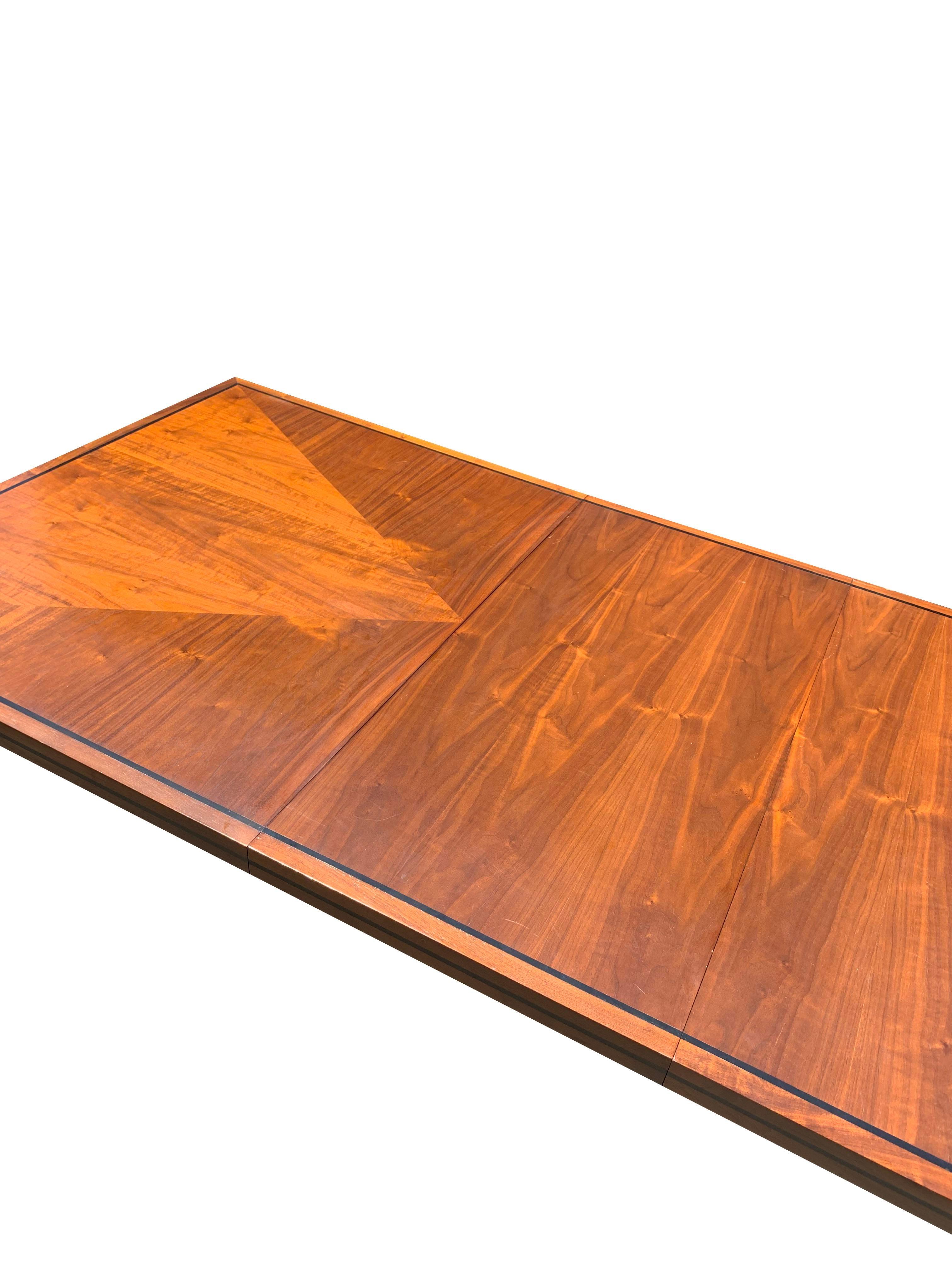 1960s Designer John Stuart Dining Table in Mid Century Modern With Two Leaves For Sale 3