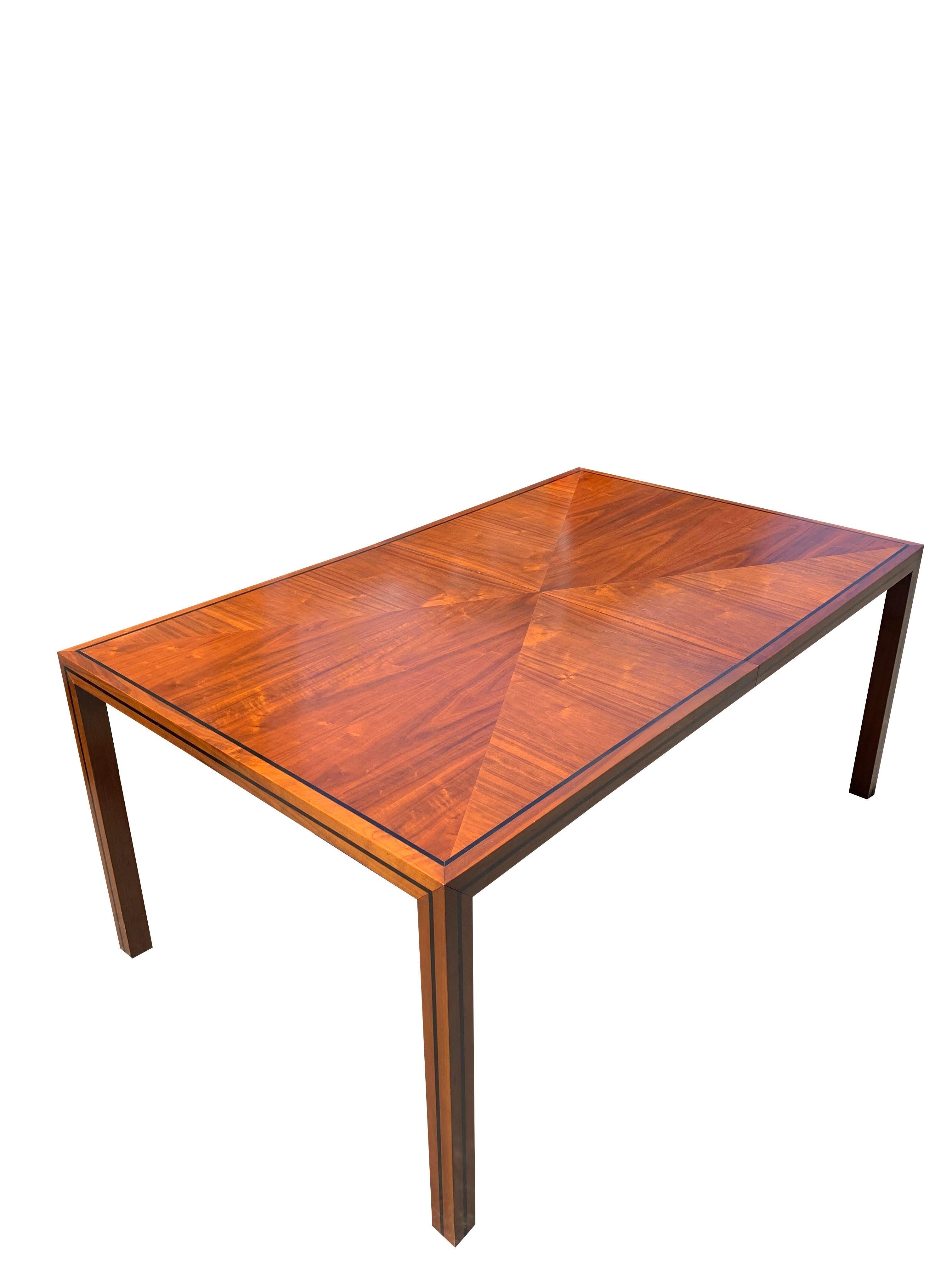 1960s Designer John Stuart Dining Table in Mid Century Modern With Two Leaves For Sale 4
