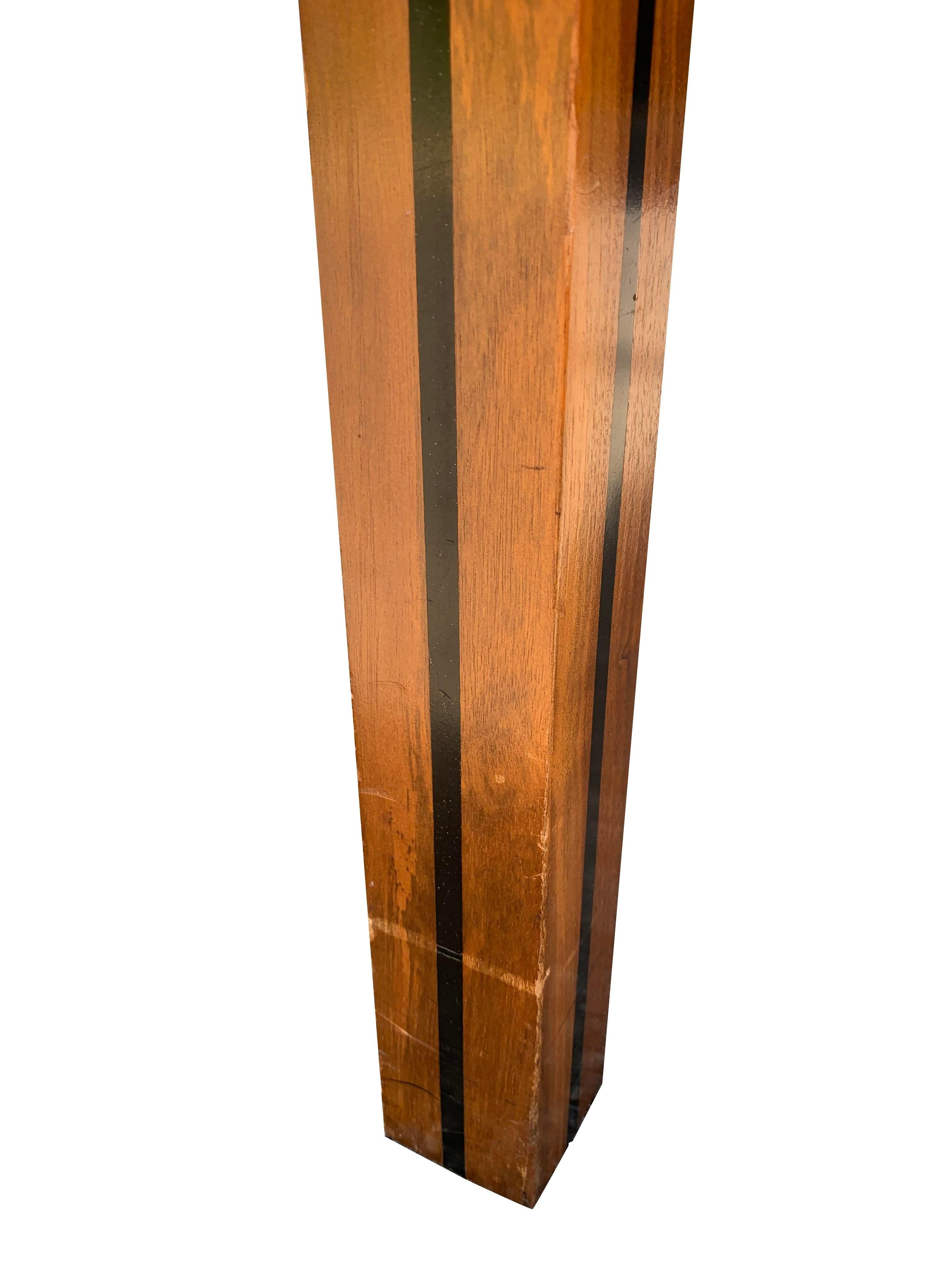 Vintage John Stuart Dining Table in Mid-Century Modern Style with Two Leaves.

Elevate your dining space with this stunning Vintage John Stuart Dining Table. This iconic piece combines timeless design with exceptional craftsmanship.

Key