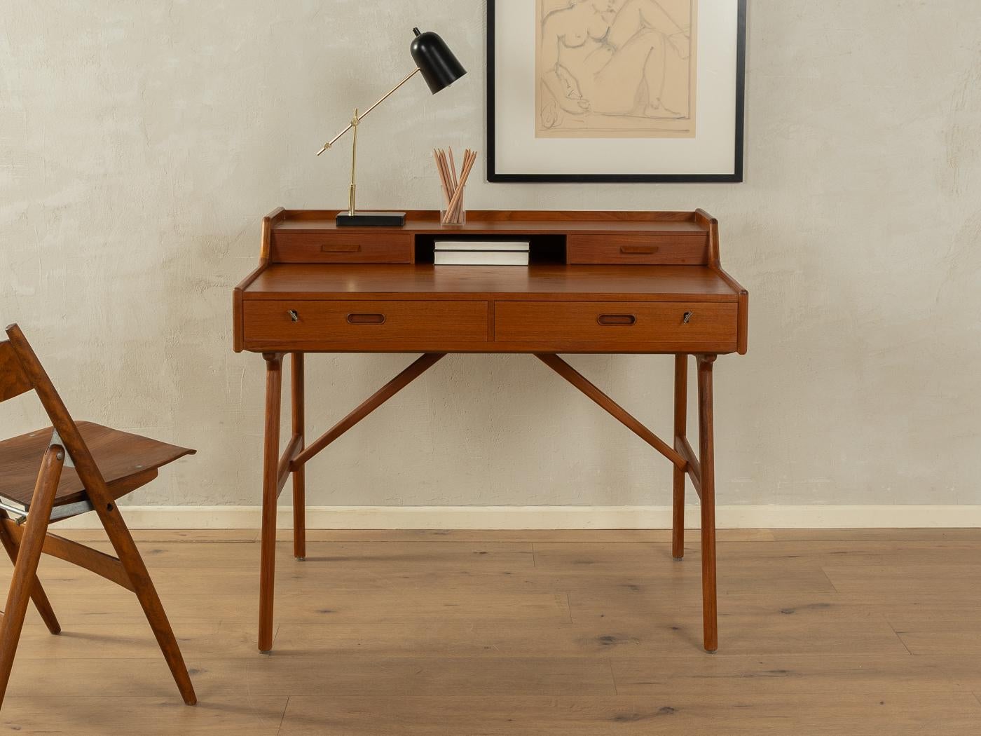 1960s desk, Arne Wahl Iversen In Good Condition In Neuss, NW