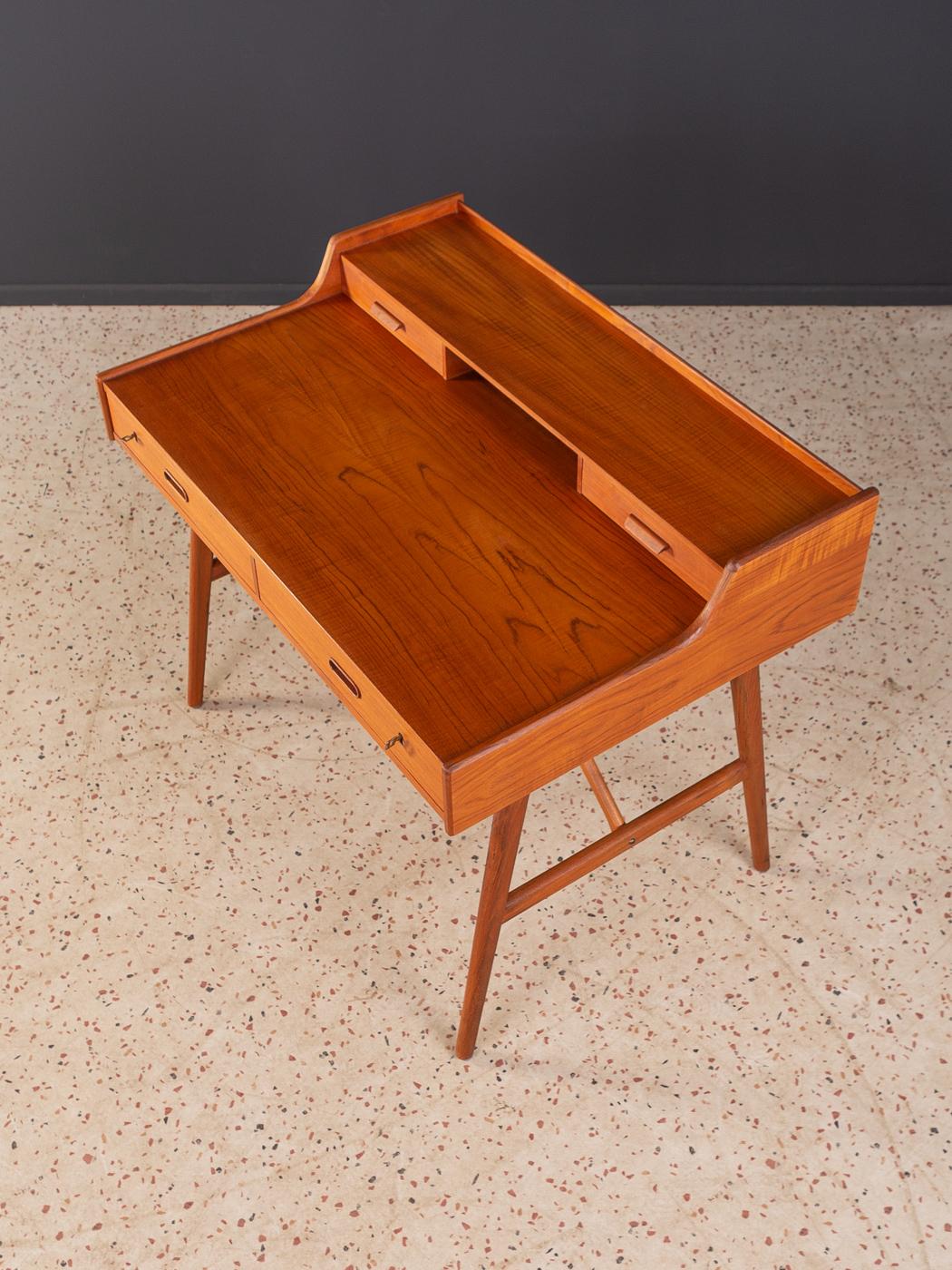 1960s Desk by Arne Wahl Iversen, Model 65 In Good Condition For Sale In Neuss, NW