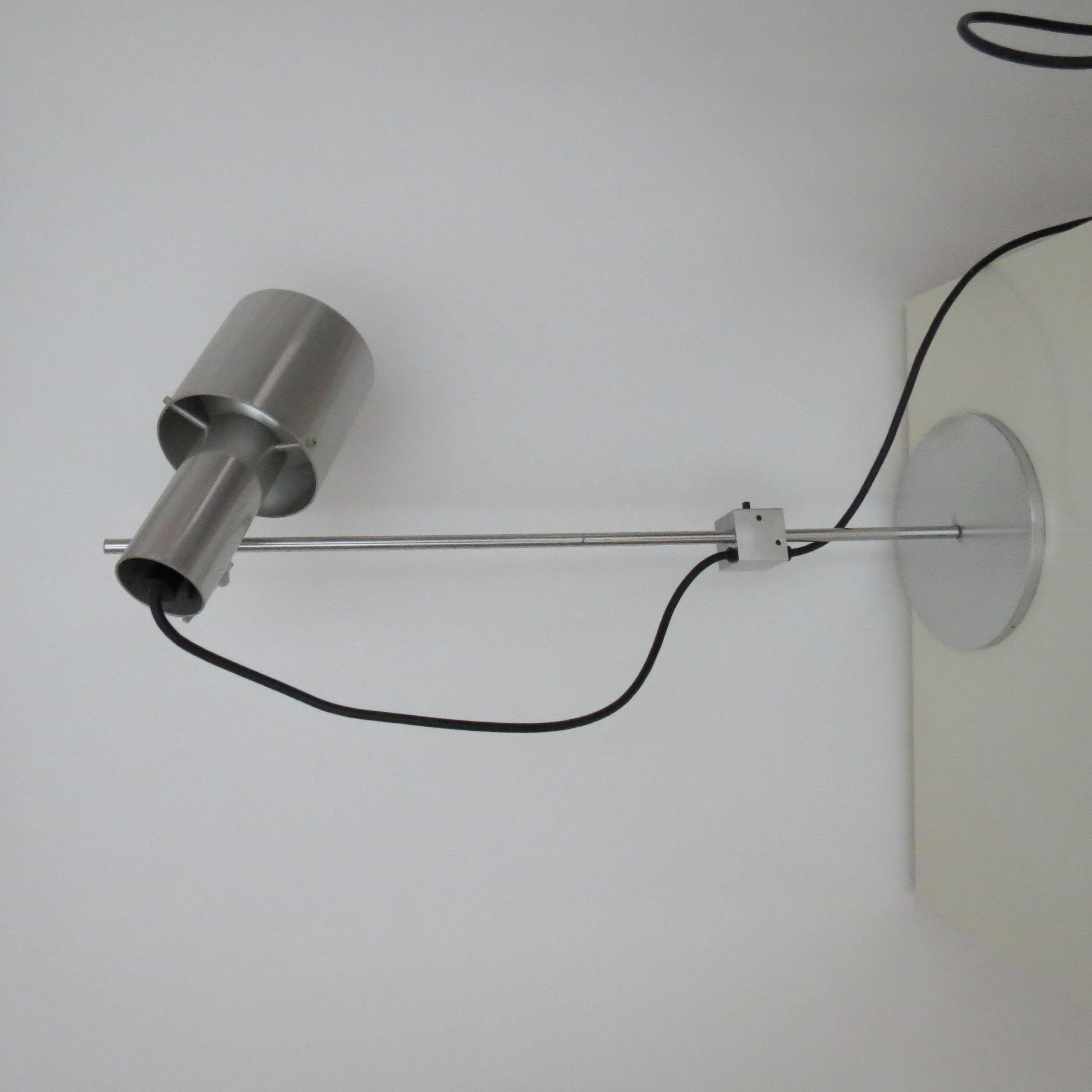 1960s Desk Lamp by Peter Nelson Aluminium Desk Lamp Mid Century Modern Desk Lamp en vente 3