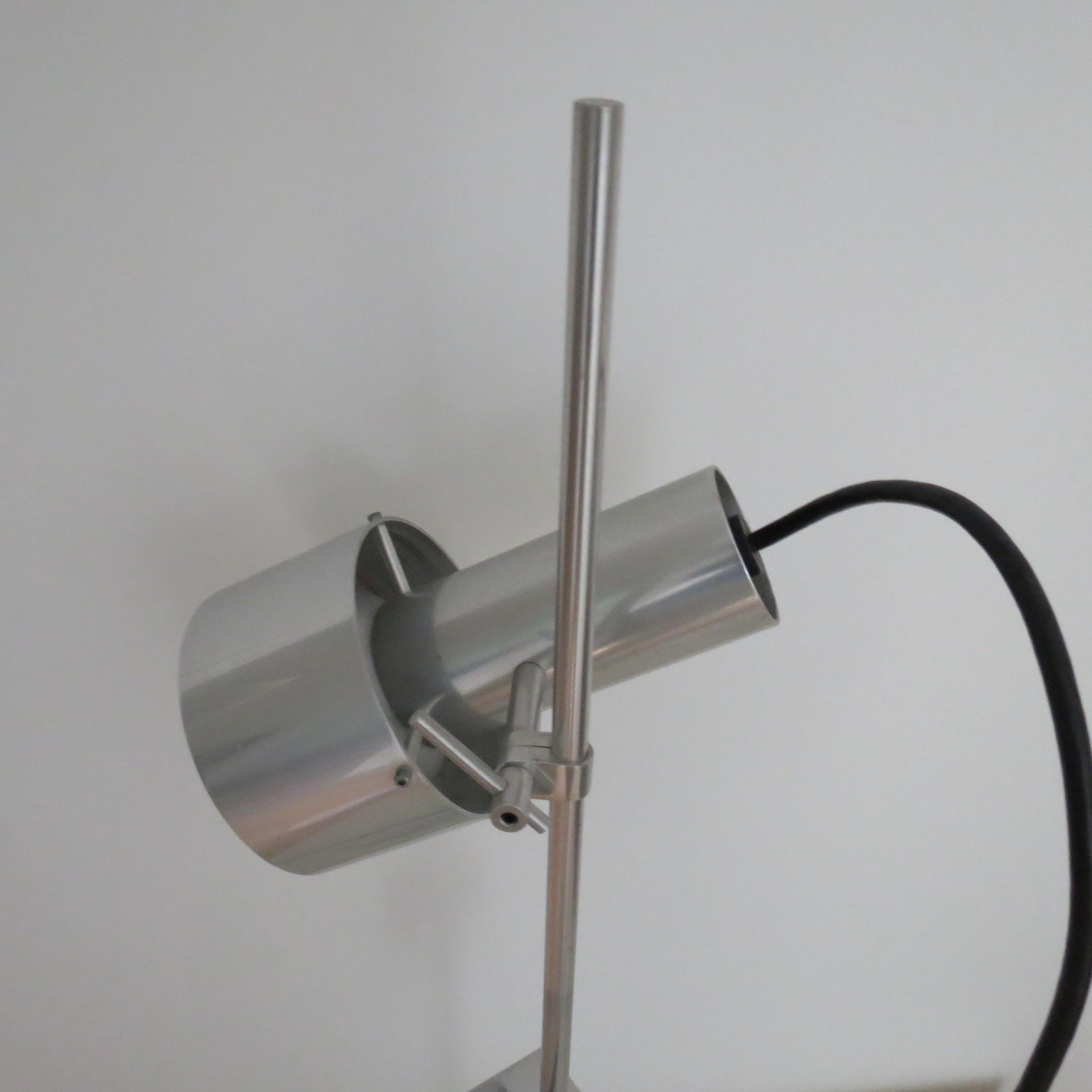 1960s Desk Lamp by Peter Nelson Aluminium Desk Lamp Mid Century Modern Desk Lamp en vente 3