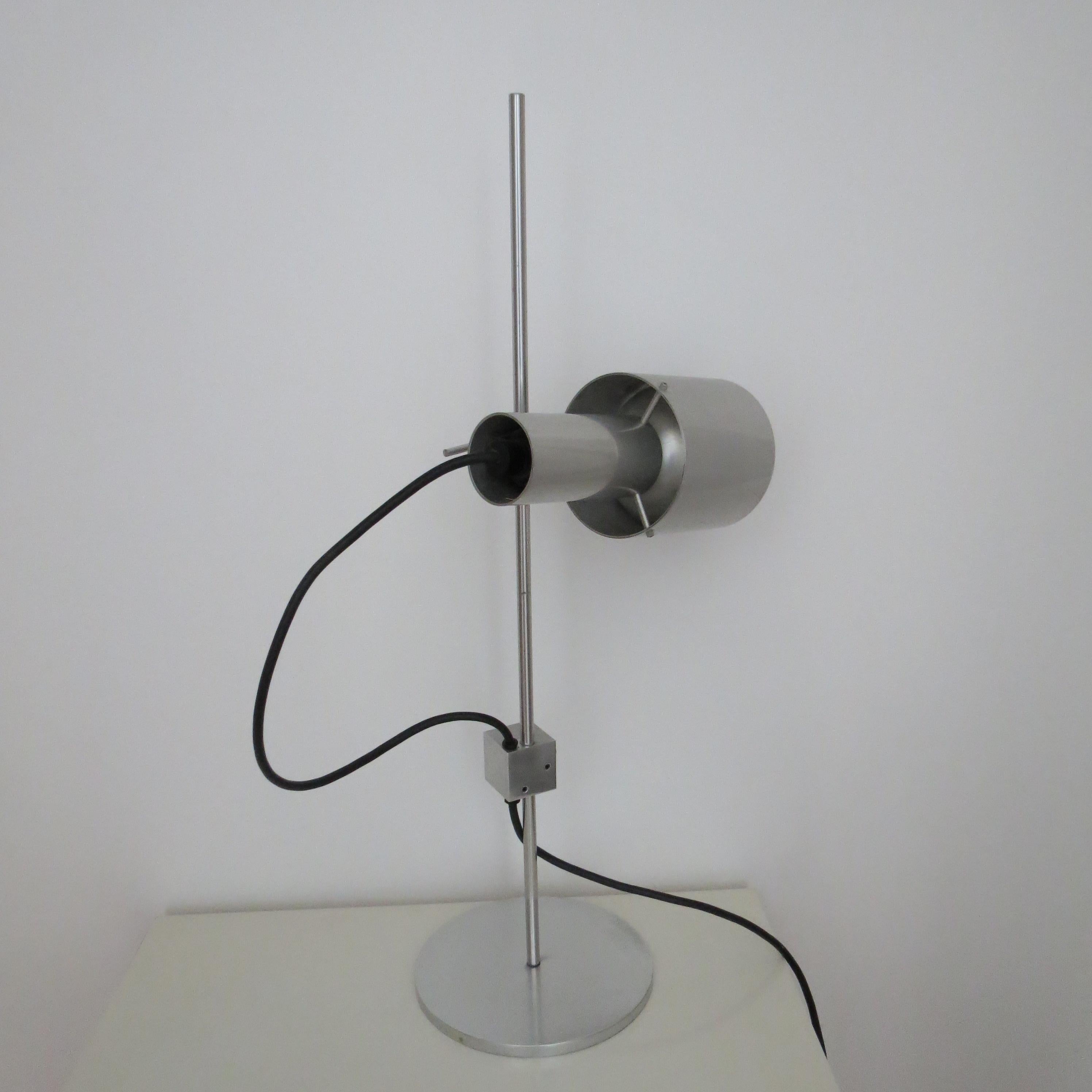 1960s Desk Lamp by Peter Nelson Aluminium Desk Lamp Mid Century Modern Desk Lamp en vente 4