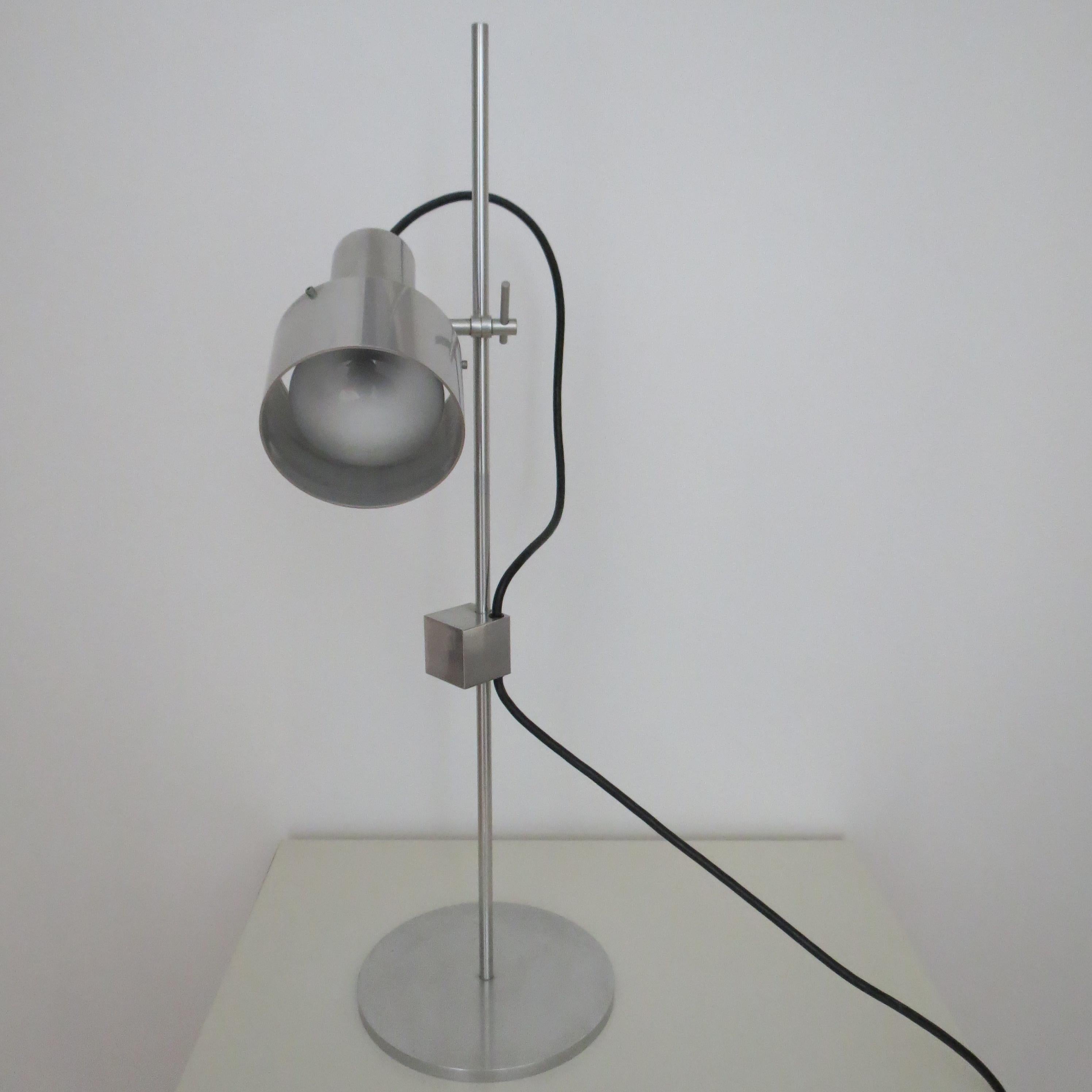 1960s Desk Lamp by Peter Nelson Aluminium Desk Lamp Mid Century Modern Desk Lamp en vente 4