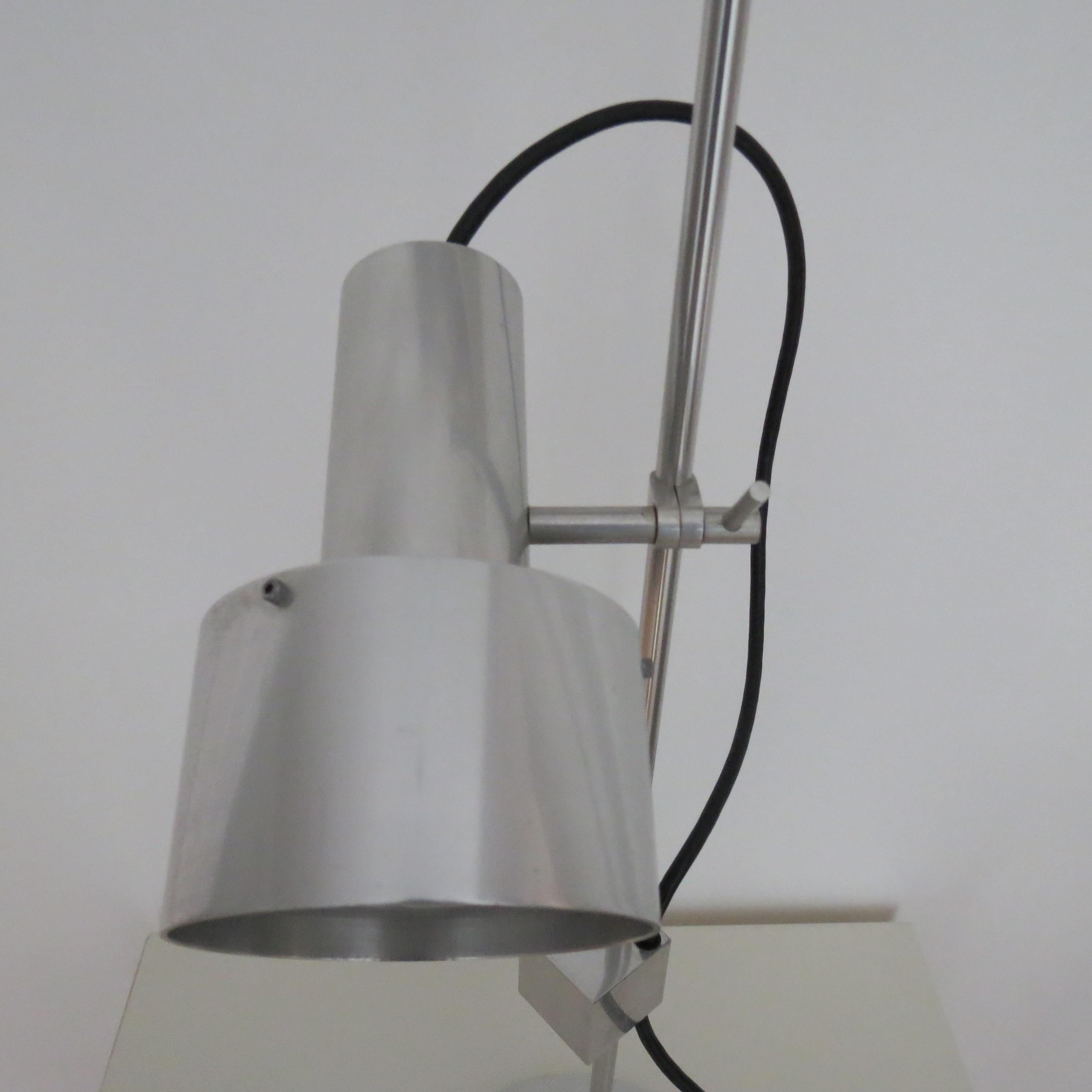 1960s Desk Lamp by Peter Nelson Aluminium Desk Lamp Mid Century Modern Desk Lamp en vente 6