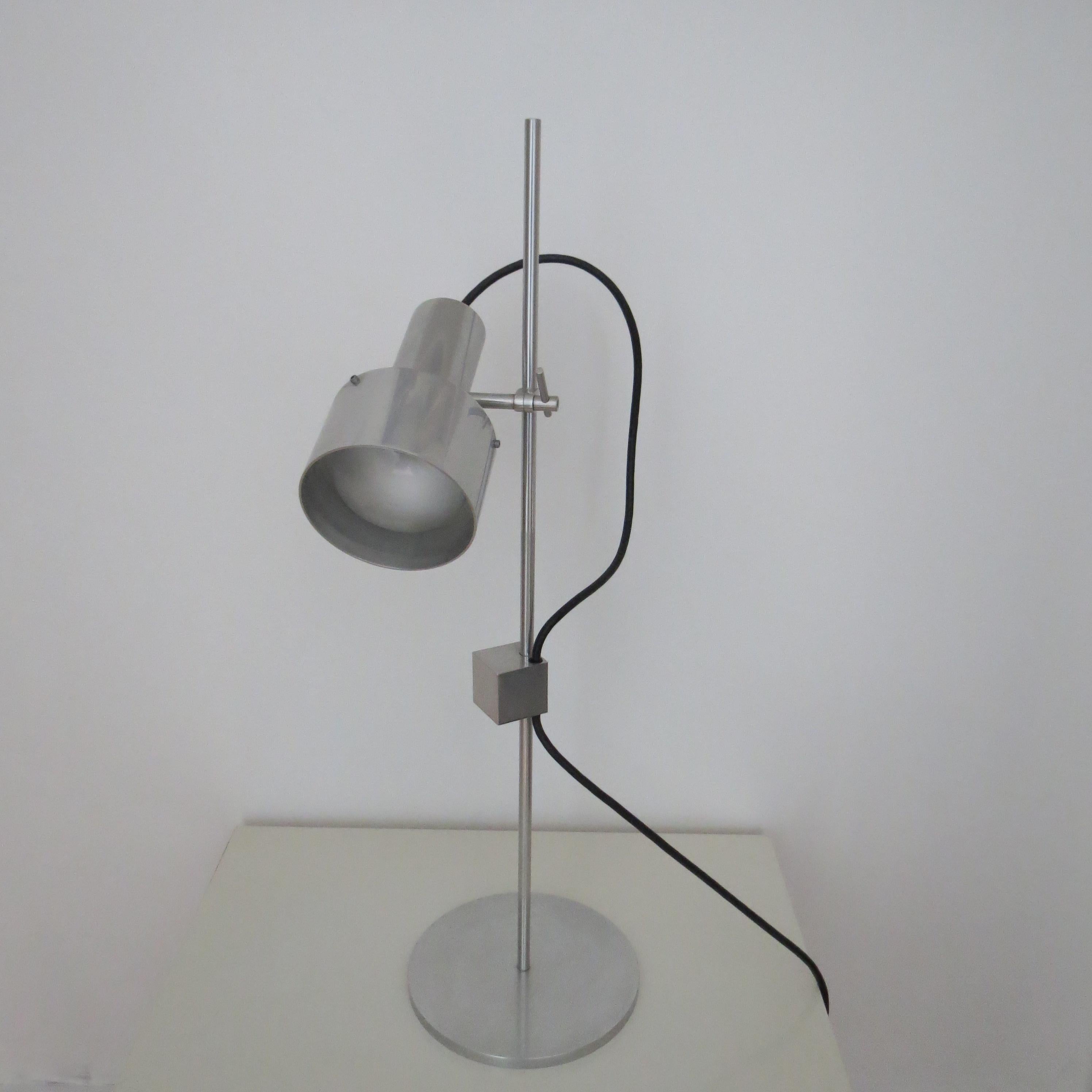 1960s Desk Lamp by Peter Nelson Aluminium Desk Lamp Mid Century Modern Desk Lamp en vente 11