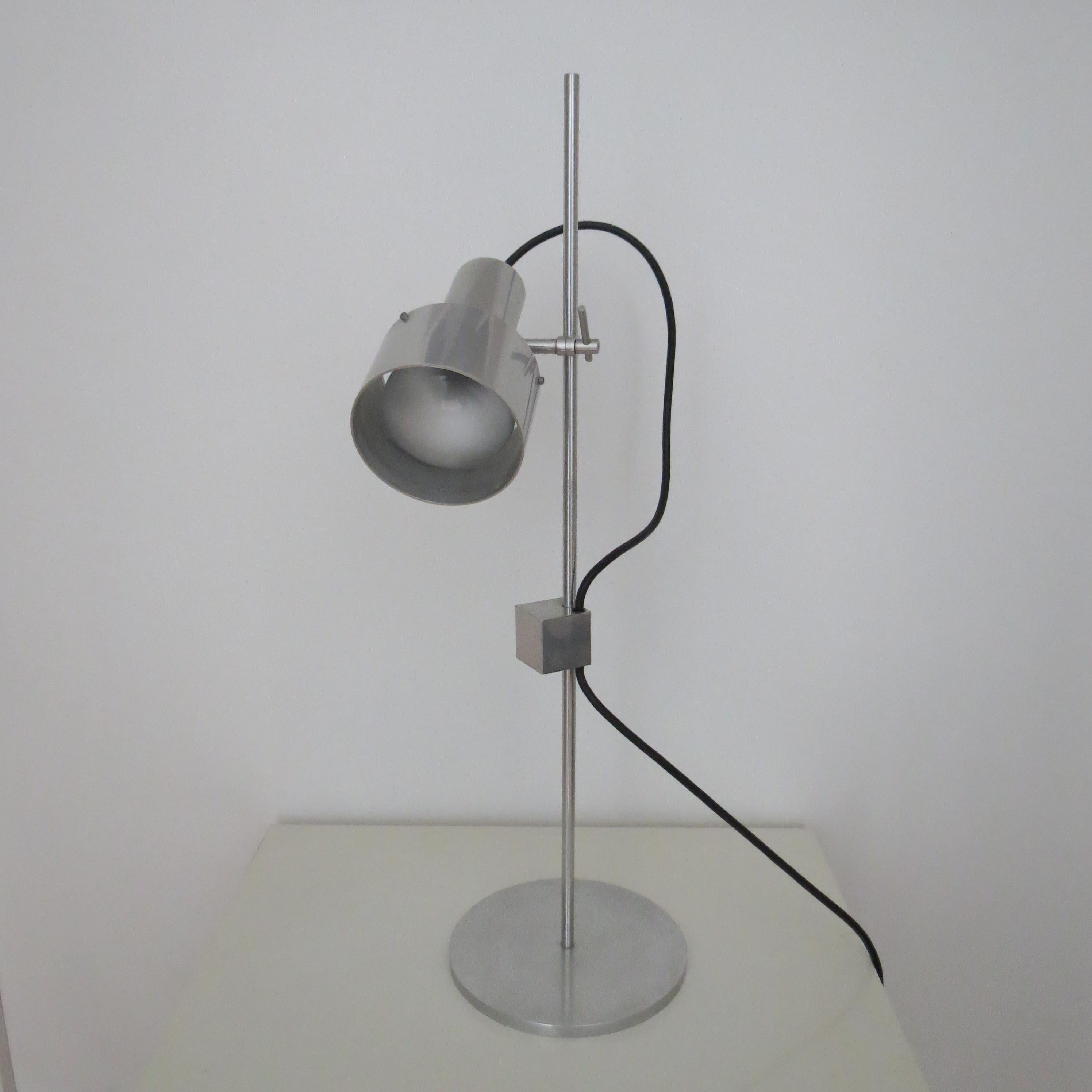 1960s Desk Lamp by Peter Nelson Aluminium Desk Lamp Mid Century Modern Desk Lamp en vente 12