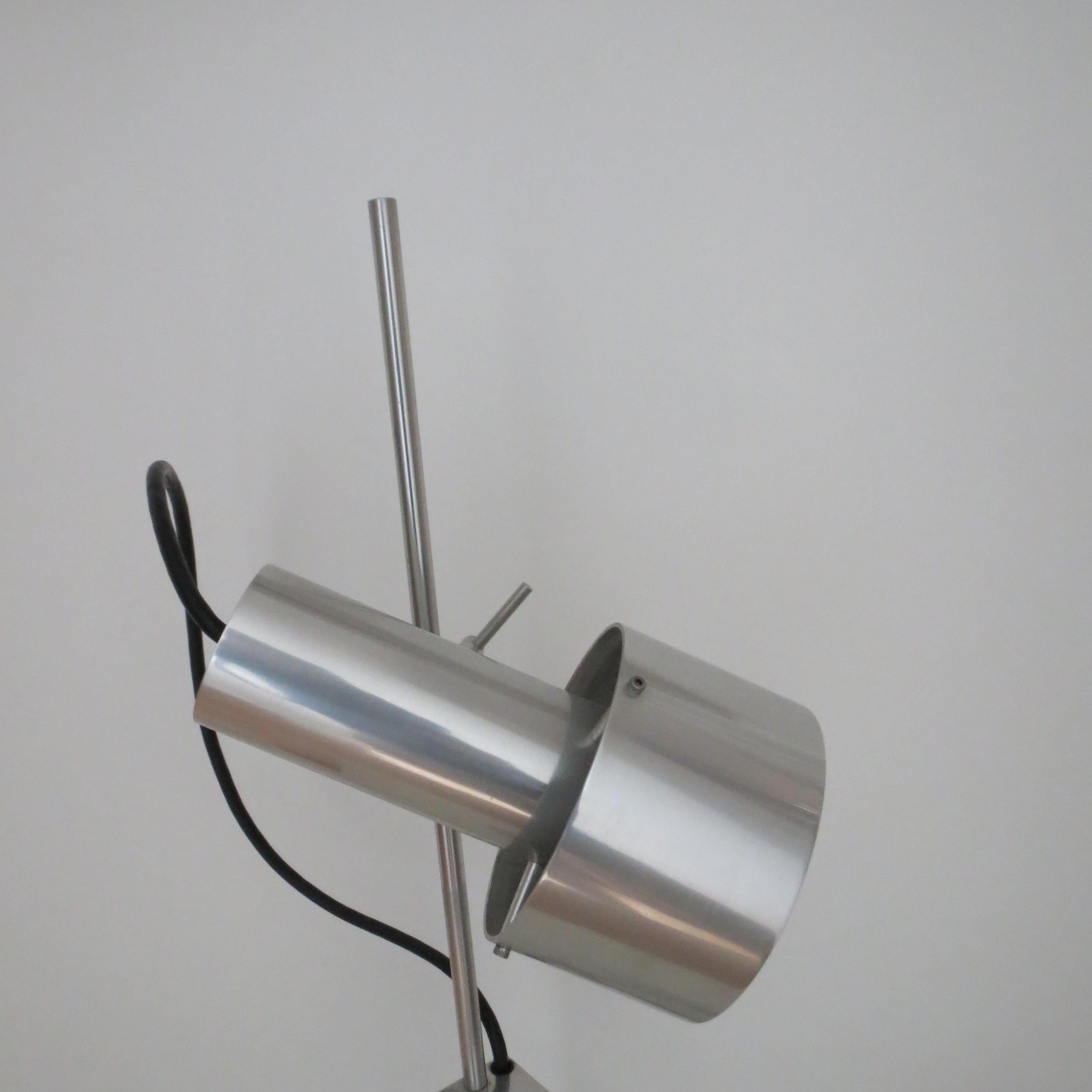 20ième siècle 1960s Desk Lamp by Peter Nelson Aluminium Desk Lamp Mid Century Modern Desk Lamp en vente