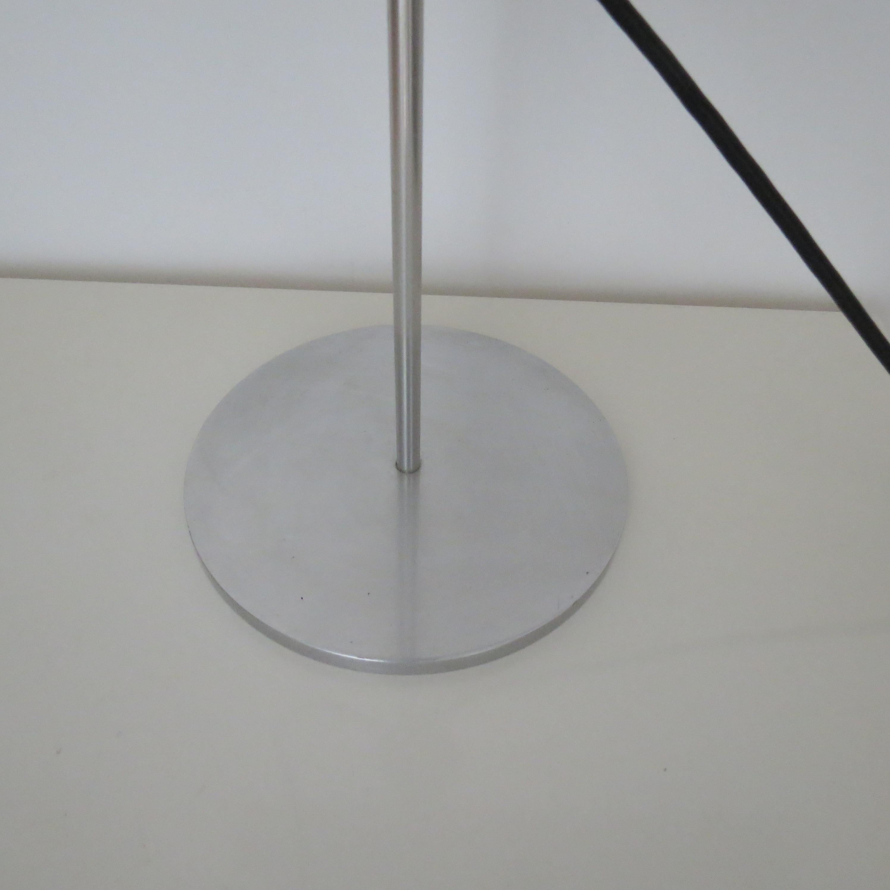 1960s Desk Lamp by Peter Nelson Aluminium Desk Lamp Mid Century Modern Desk Lamp en vente 1