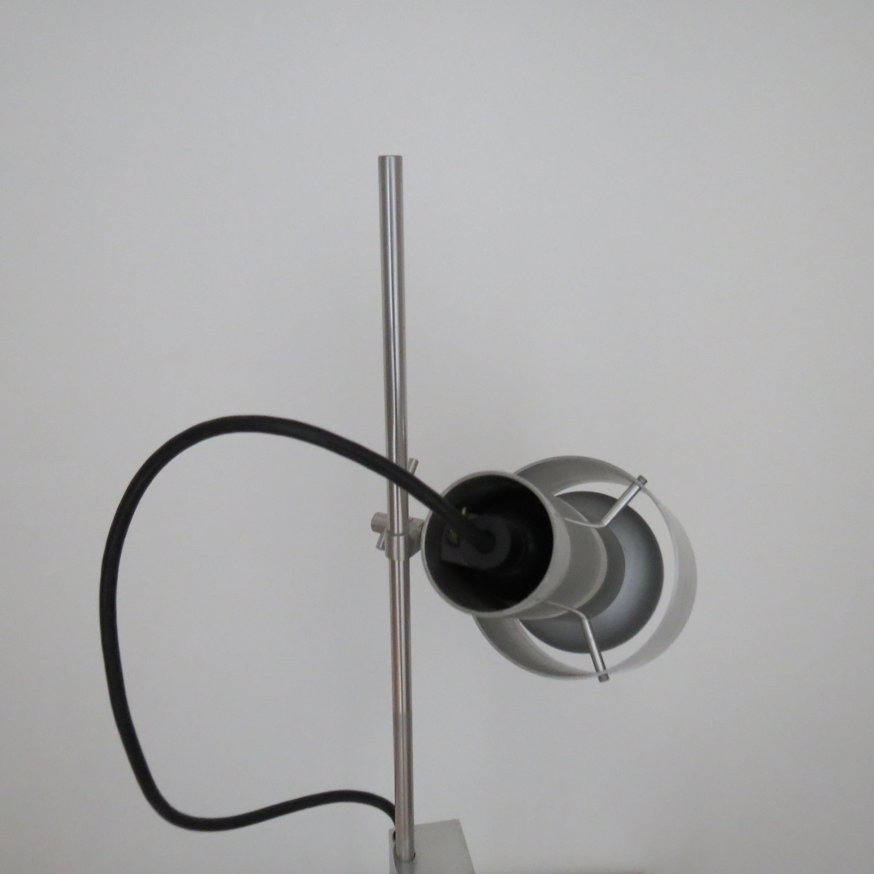 1960s Desk Lamp by Peter Nelson Aluminium Desk Lamp Mid Century Modern Desk Lamp en vente 2