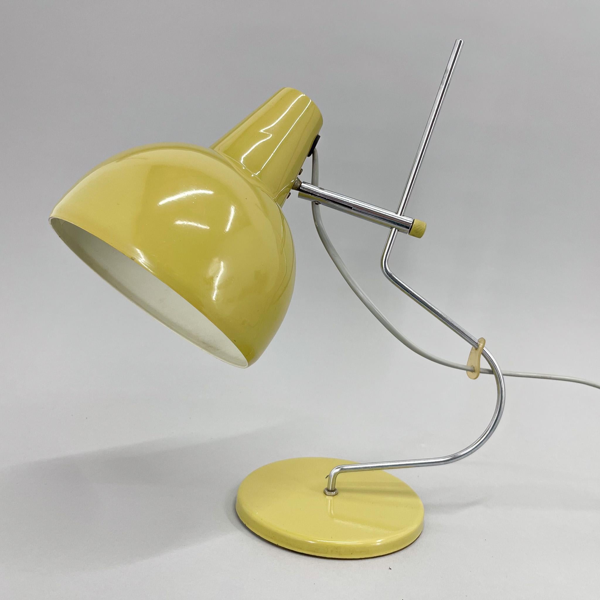 1960's Desk Lamp Designed by Josef Hůrka for Lidokov, Czechoslovakia In Good Condition For Sale In Praha, CZ