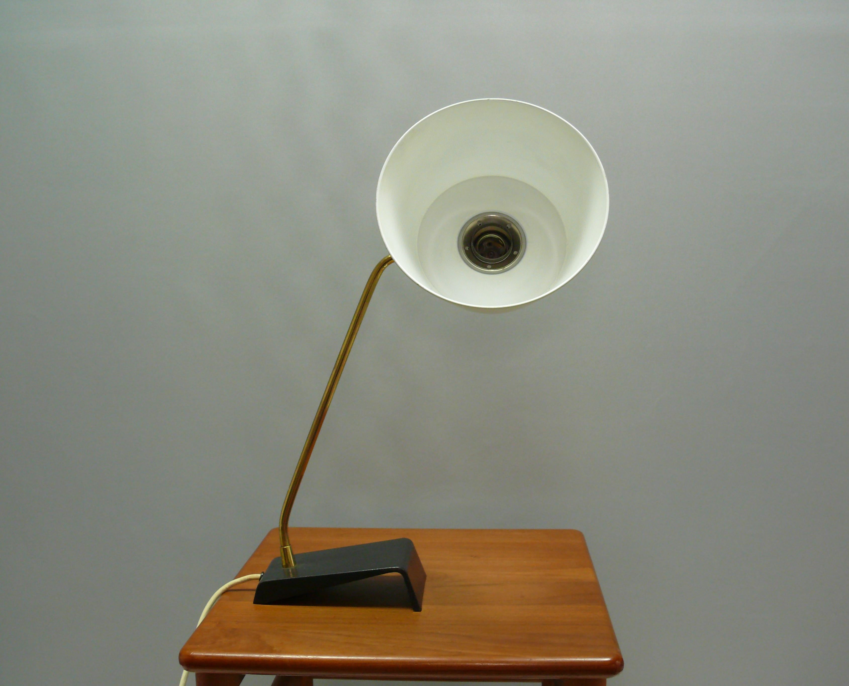Lampe de bureau des années 1960 fabriquée par Kaiser Leuchten - Allemagne en vente 3
