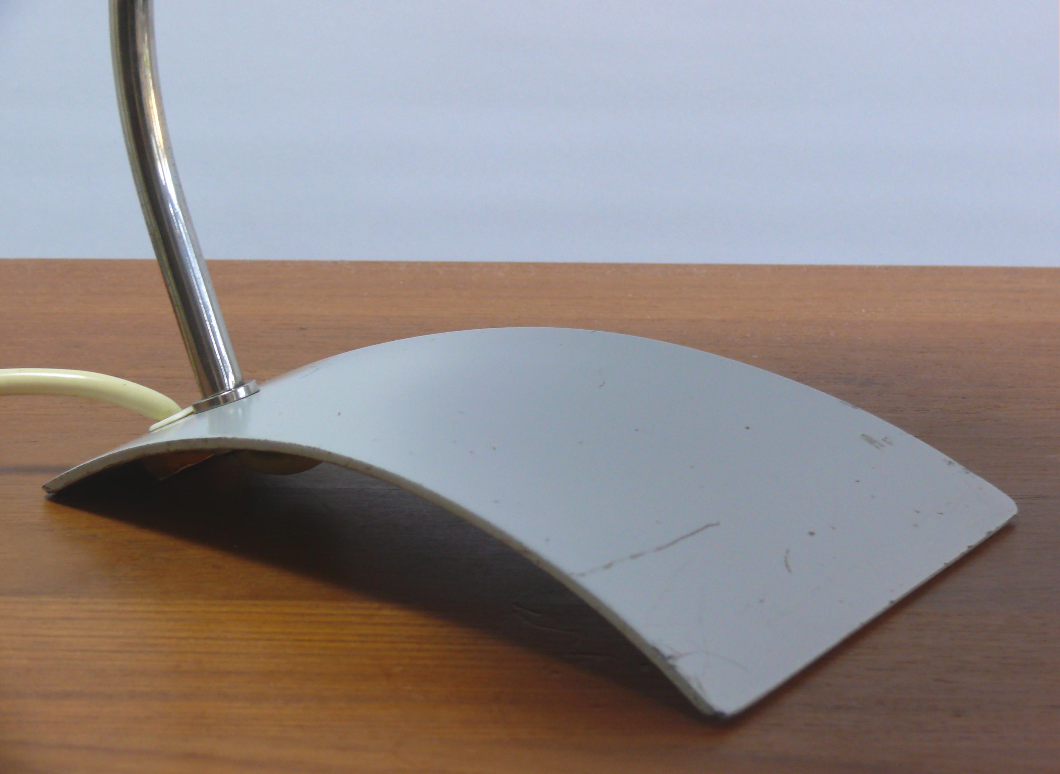 Lámpara de escritorio de los años 60 fabricada por Kaiser Leuchten - Alemania en venta 3