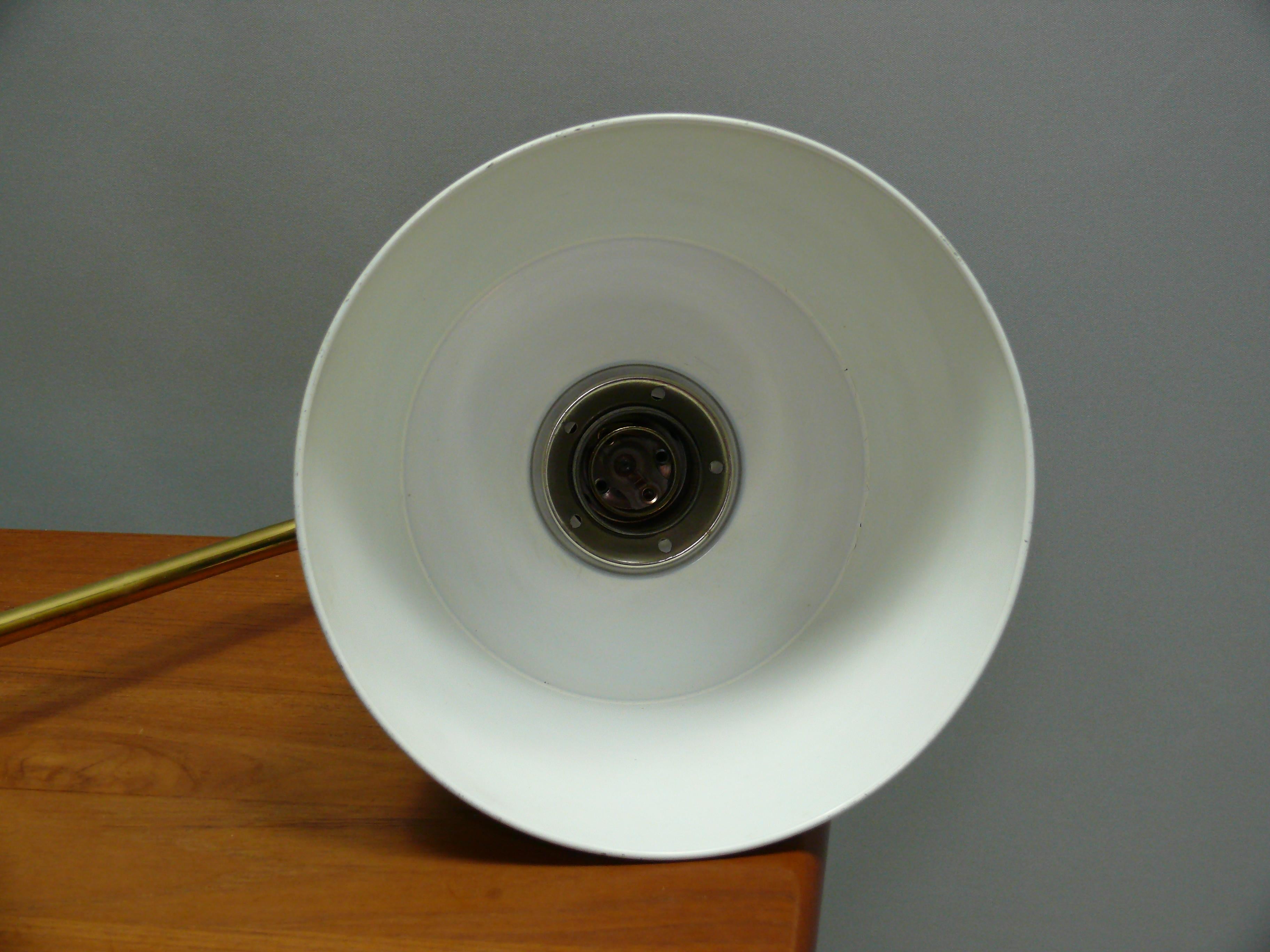 Lampe de bureau des années 1960 fabriquée par Kaiser Leuchten - Allemagne en vente 4