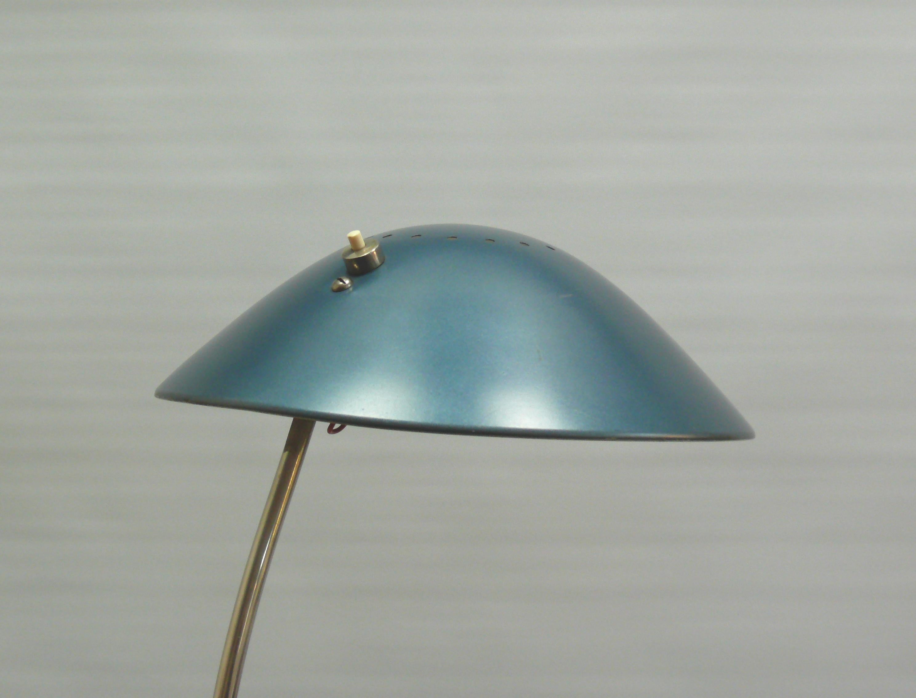 Lámpara de escritorio de los años 60 fabricada por Kaiser Leuchten - Alemania en Bueno estado para la venta en Schwerin, MV