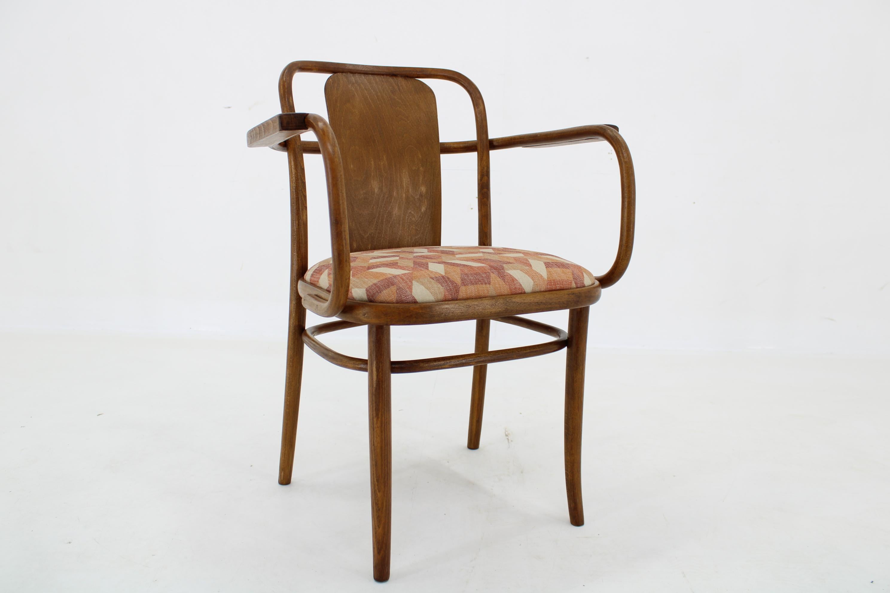 Mid-Century Modern 1960s Desk or Side Bentwood Chair by Ton, Czechoslovakia For Sale